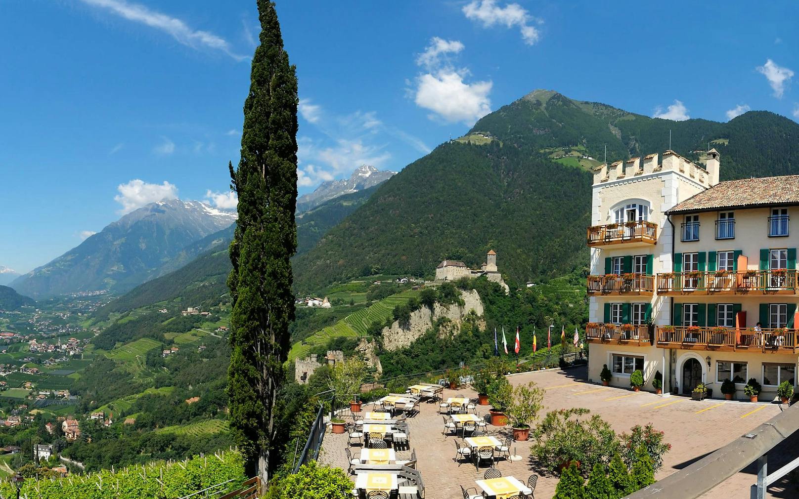 <strong>Platz 9</strong>: Hotel Mair am Ort in Südtirol. ---&gt; Hier gehts zum <a href="https://www.mairamort.it/de">Hundehotel</a>