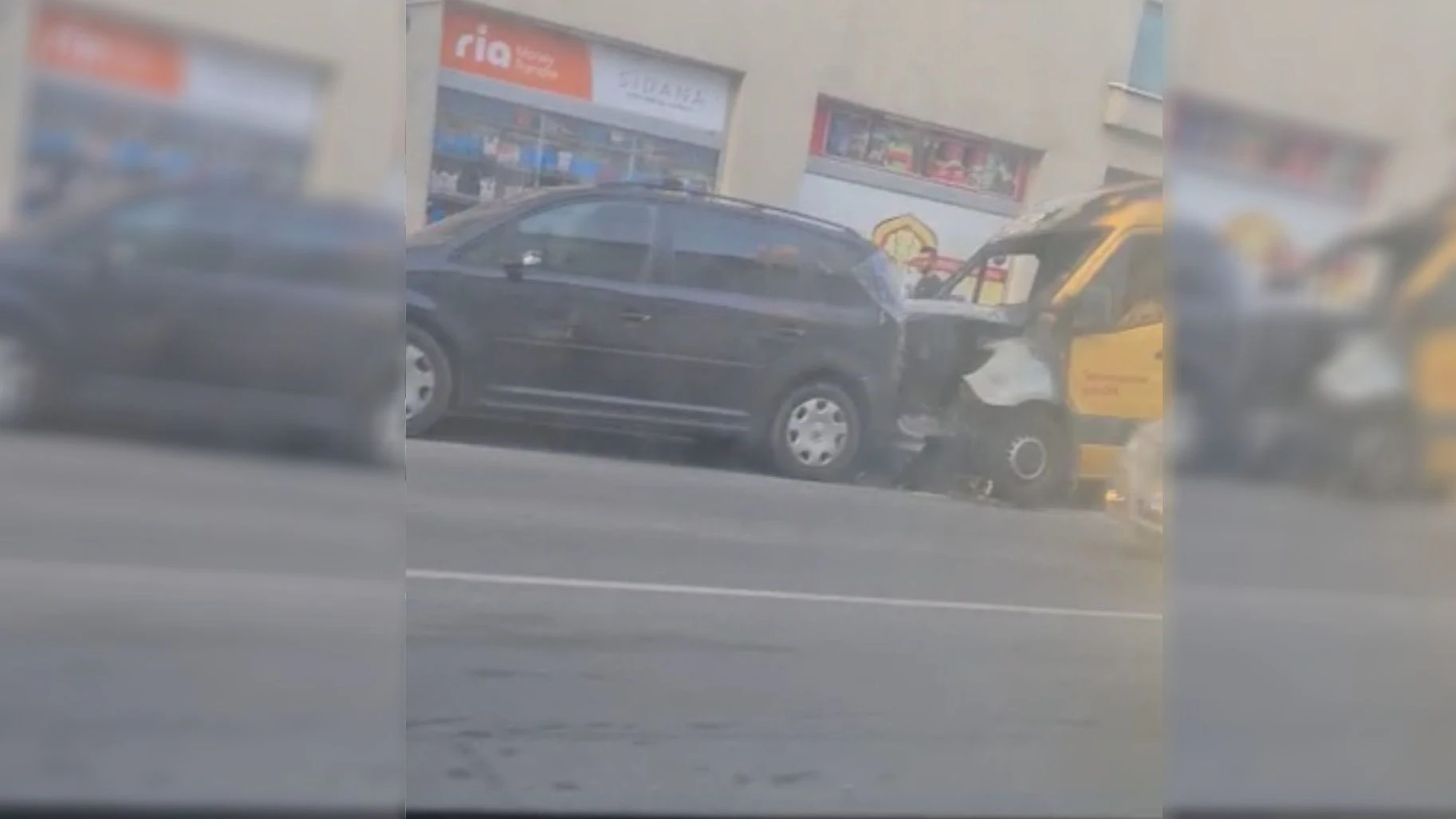 DHL-Lieferwagen brennt in Wien-Favoriten ab