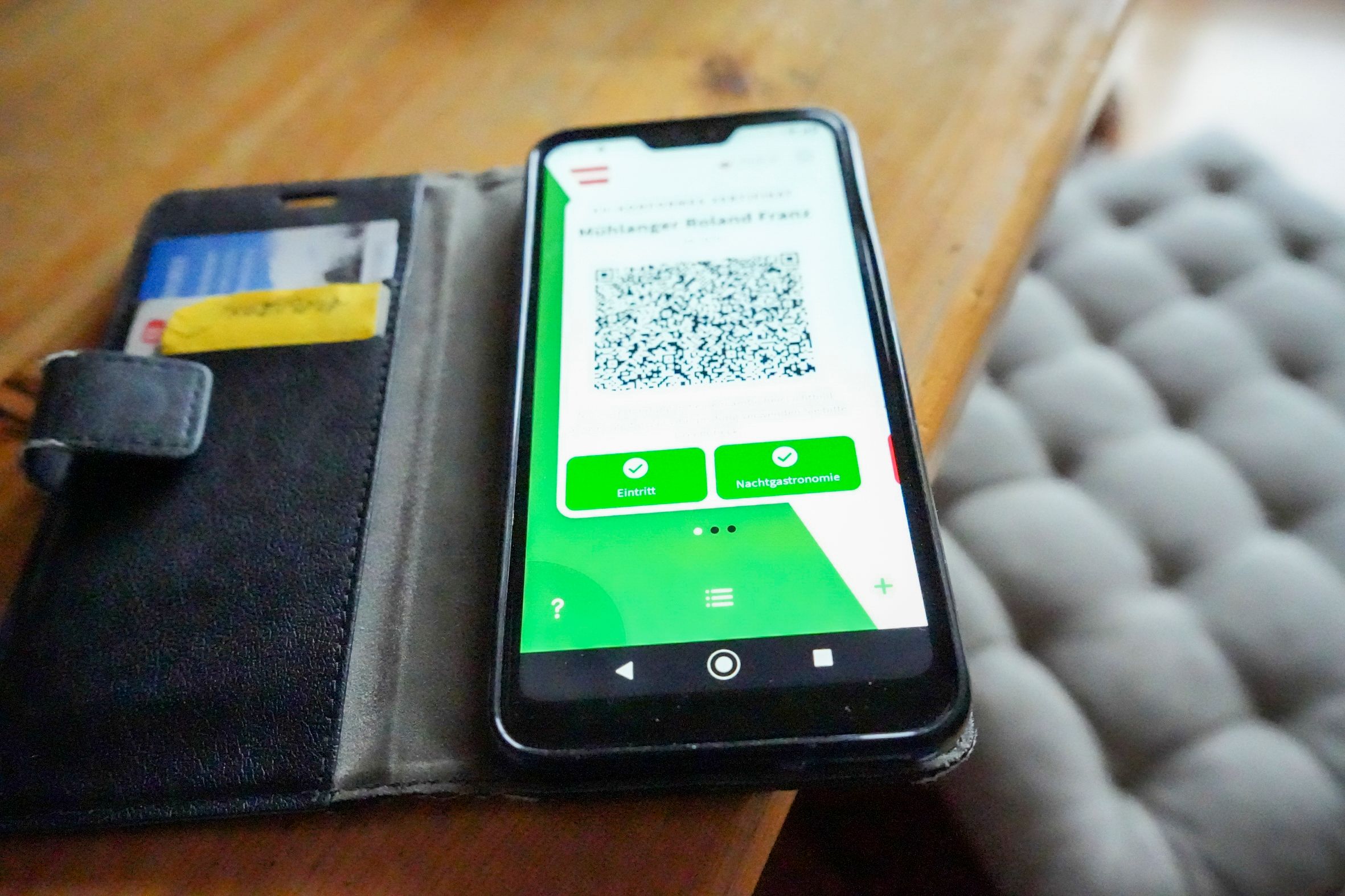 Der Grüne Pass läuft für Tausende Österreicher ab.