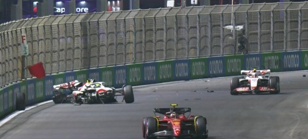 Mick Schumacher ist schwer abgeflogen. 