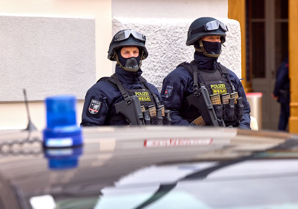 Auch die Sondereinheit WEGA wurde angefordert und durchkämmte die Umgebung.
