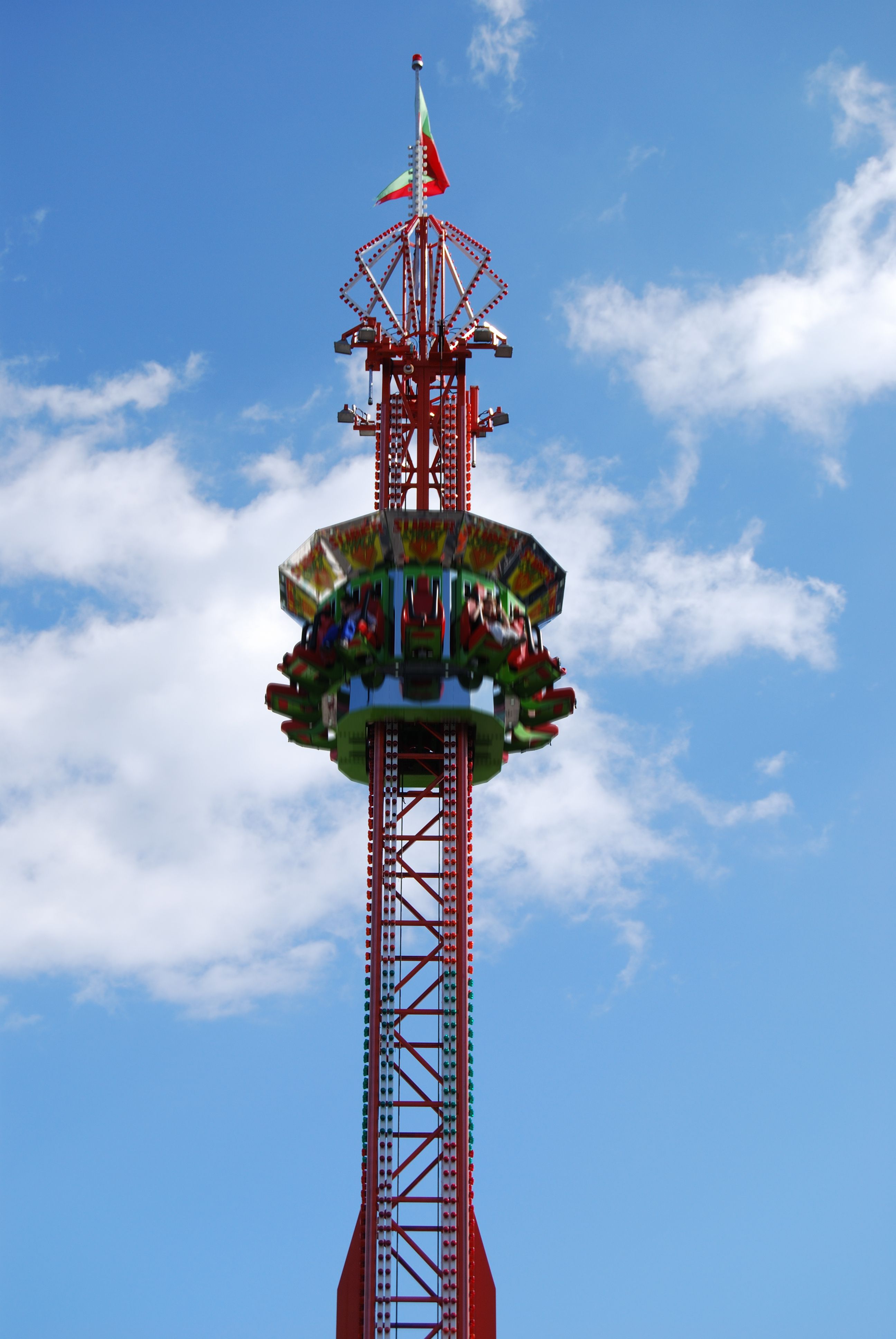 Ein Bub ist während der Fahr aus seinem Sitz gefallen und später im Spital gestorben.