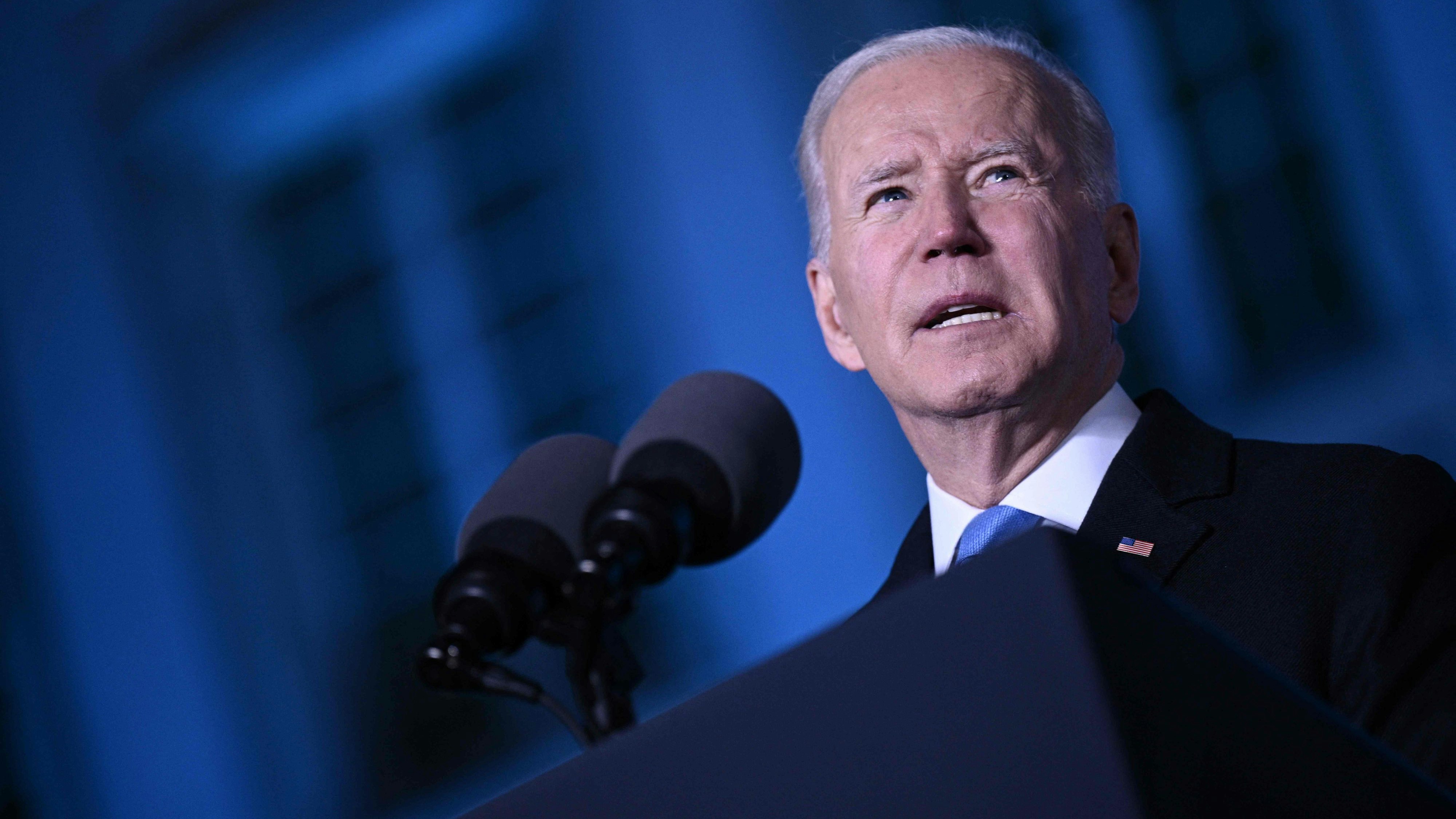 Download von www.picturedesk.com am 26.03.2022 (19:09).  US President Joe Biden delivers a speech at the Royal Castle in Warsaw, Poland on March 26, 2022. (Photo by Brendan SMIALOWSKI / AFP) - 20220326_PD7761 - Rechteinfo: Rights Managed (RM) Nur für redaktionelle Nutzung! Werbliche Nutzung erfordert Freigabe: bitte schicken Sie uns eine Anfrage.