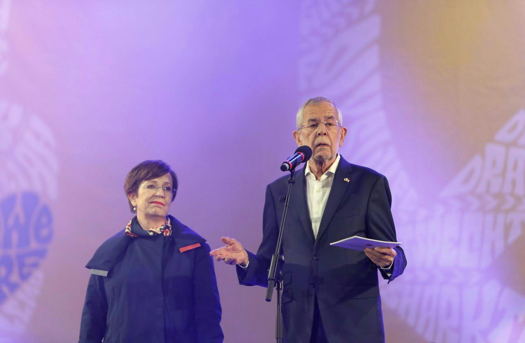 Alexander Van der Bellen mit seiner Frau Doris Schmidauer