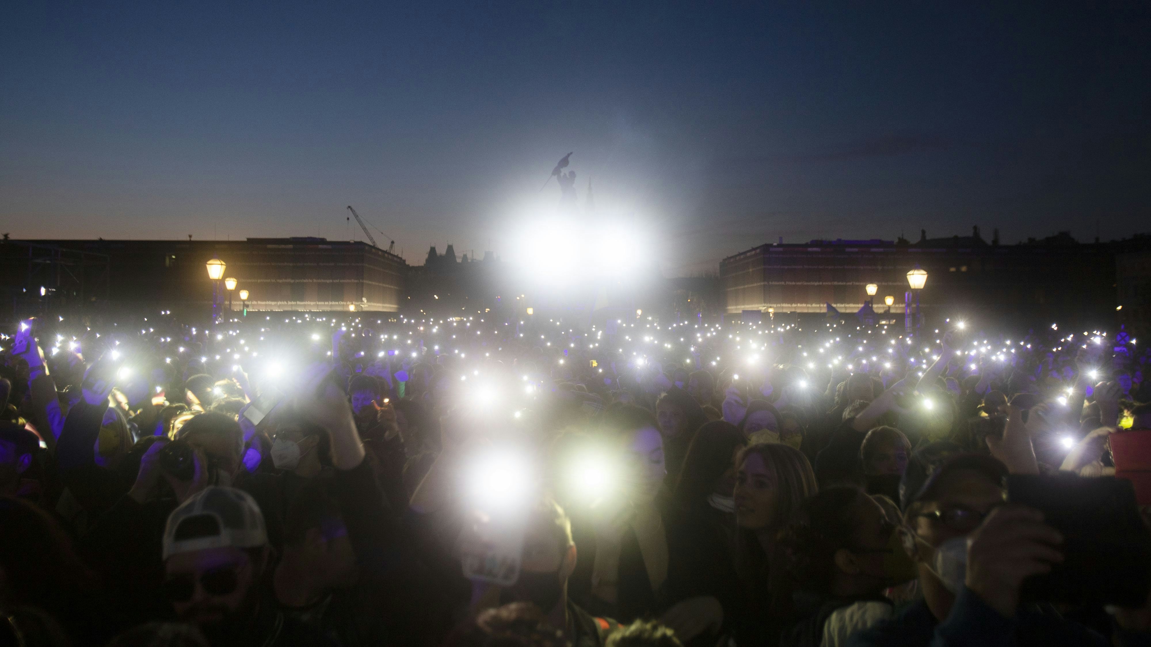 Um 20 Uhr gab es ein Lichtermeer