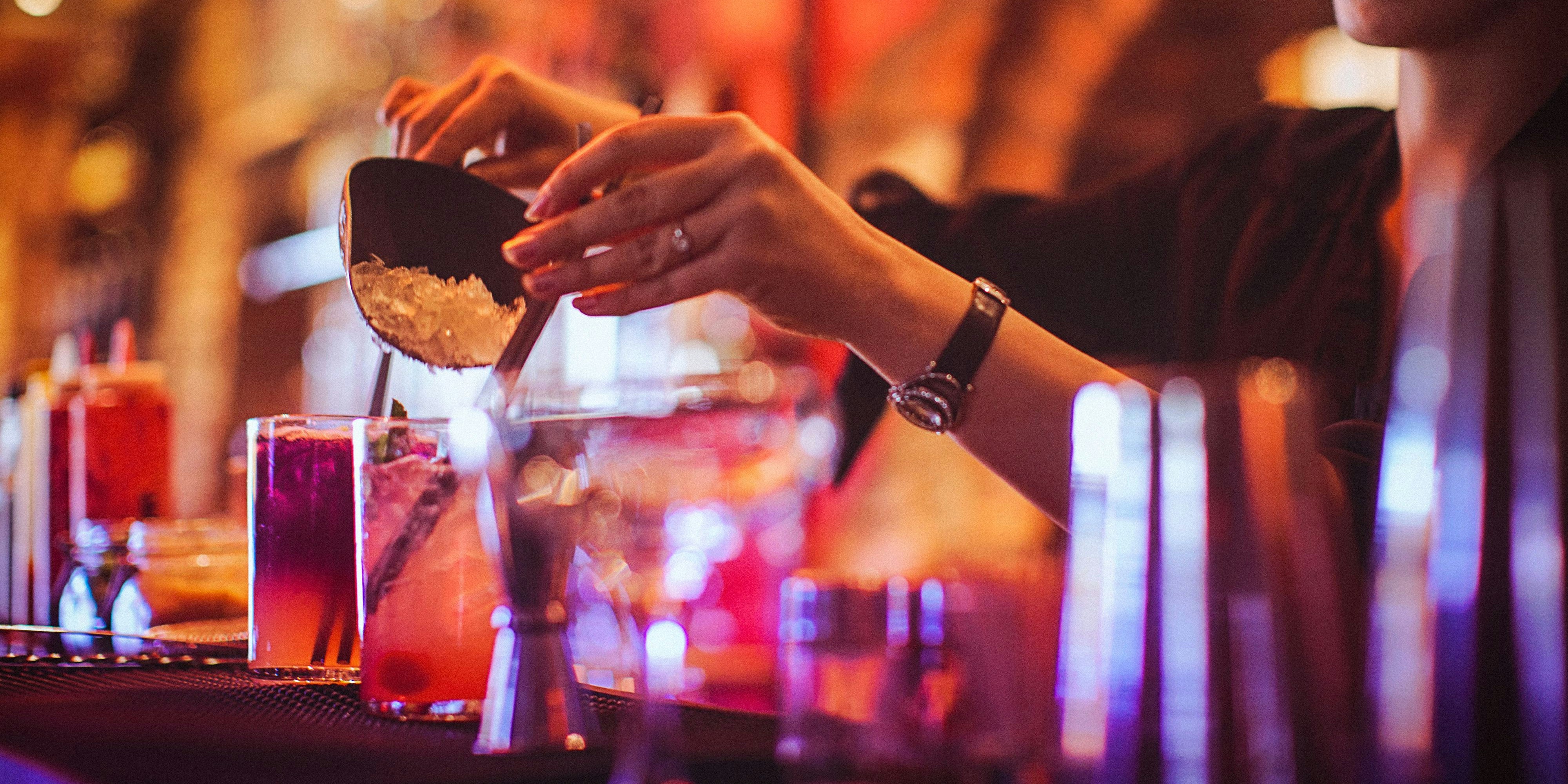 Die Studenten vermuten, dass K.-o.-Tropfen im Spiel waren und beendeten daraufhin den Skiurlaub (Symbolbild).