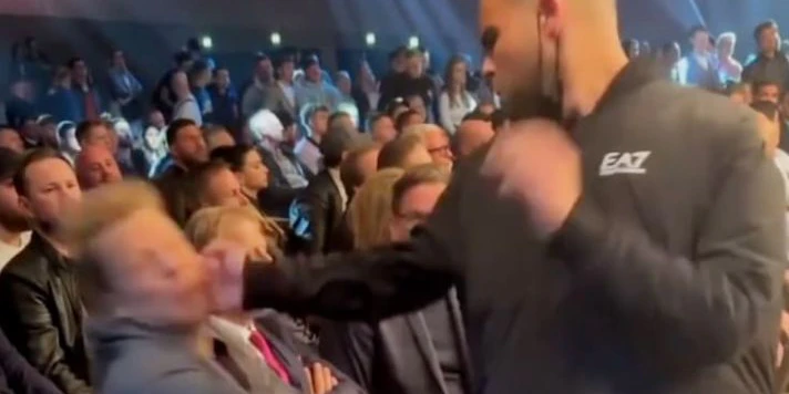 Oliver Pocher wird von einem unbekannten Komiker ins Gesicht geschlagen