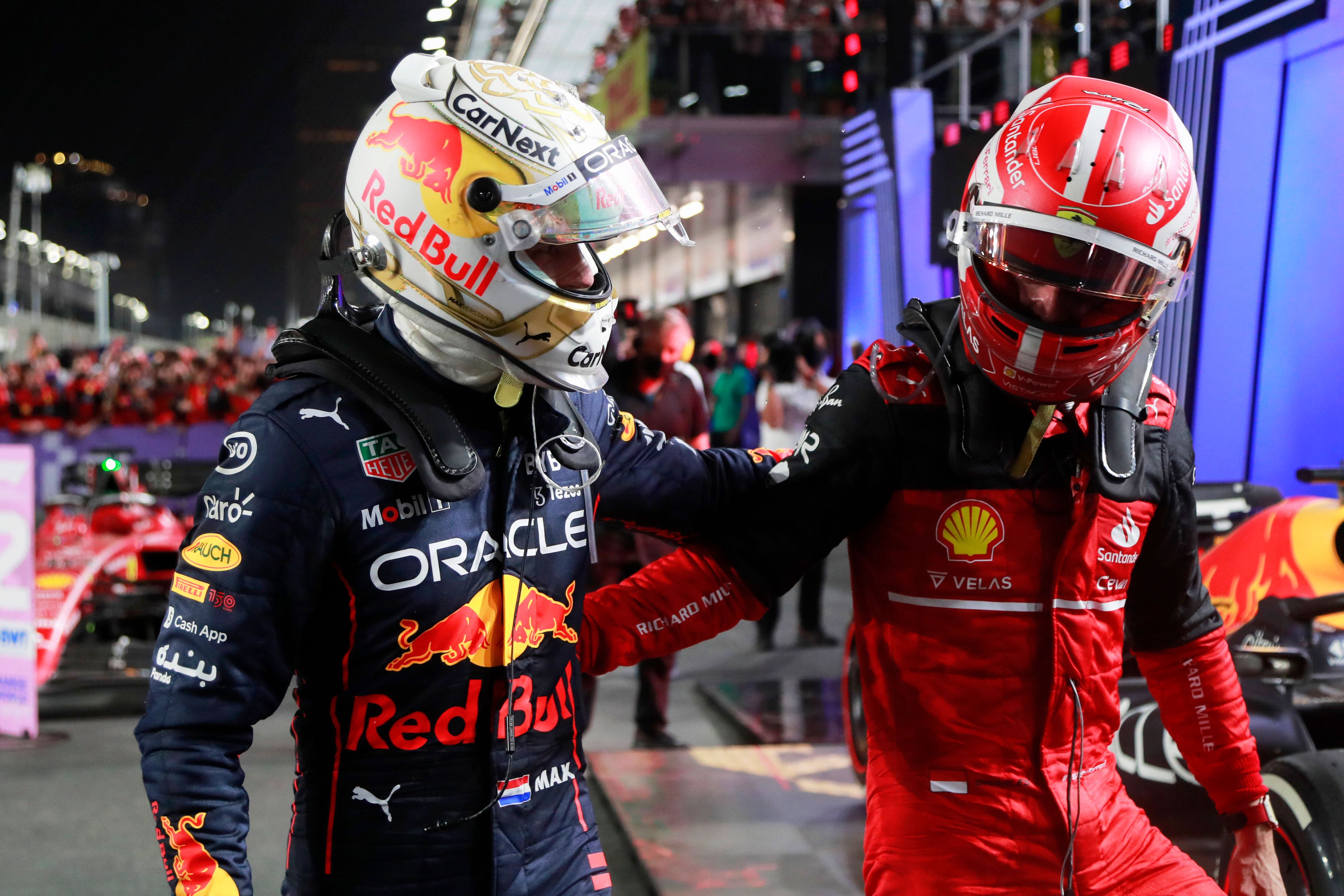 Max Verstappen und Charles Leclerc.