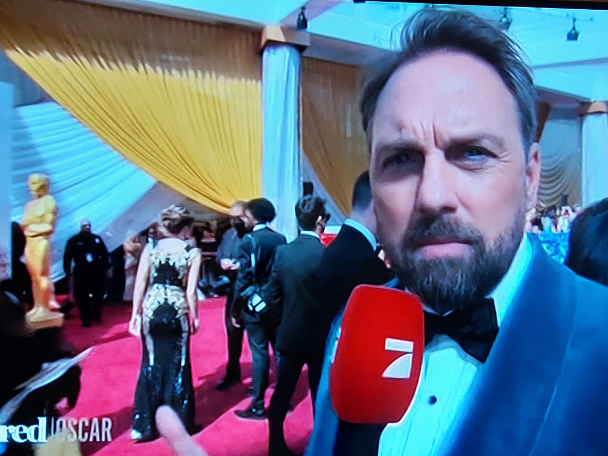 Das Netz lacht über Steven Gätjen.