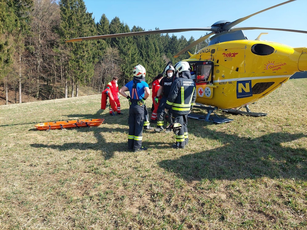 Der Mann wurde per Notarzthubschrauber ins Spital geflogen.