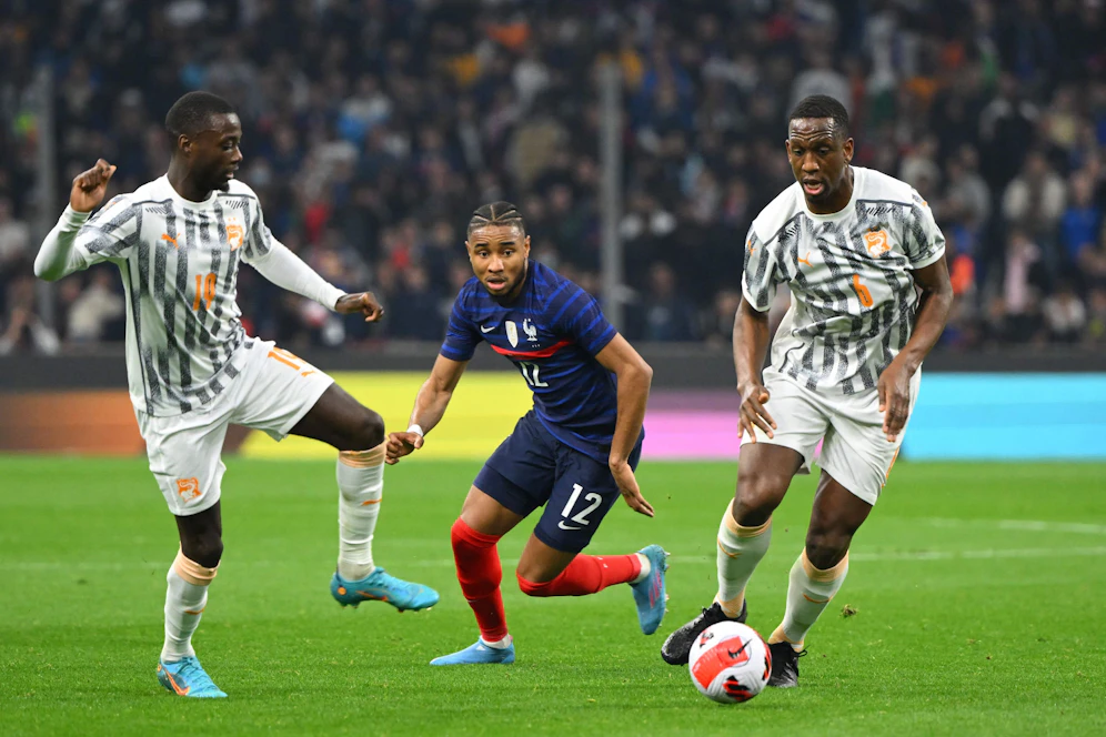 Christopher Nkunku (Mitte) beim Länderspiel mit Frankreich gegen die Elfenbeinküste.