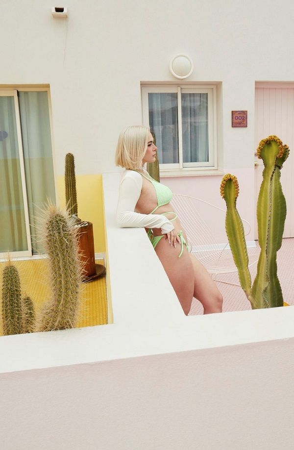 Wieso sie nun plötzlich so viel Haut zeigt? 