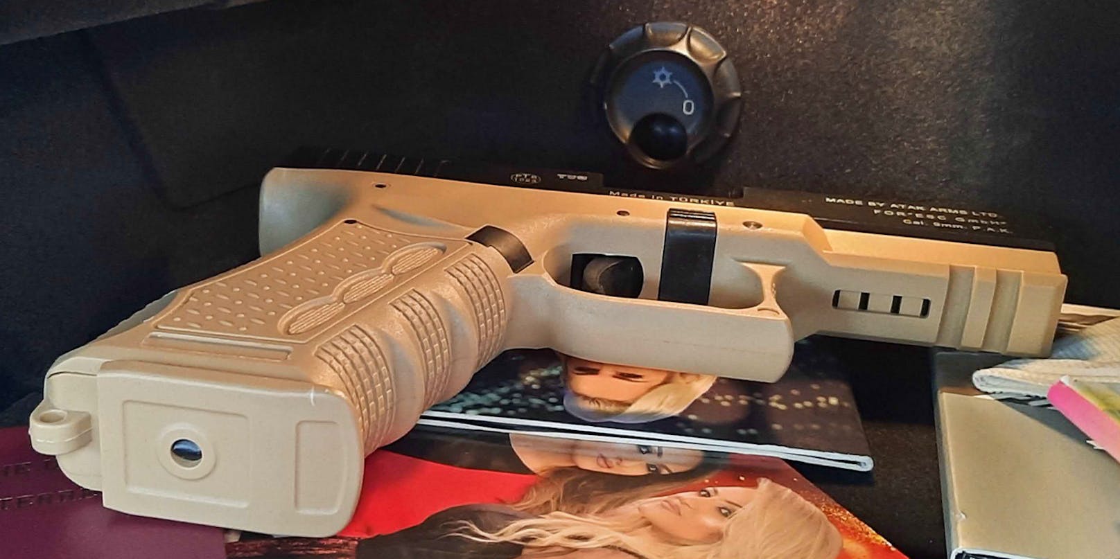 Diese Pistole fand die Polizei im Handschuhfach des Oberösterreichers.