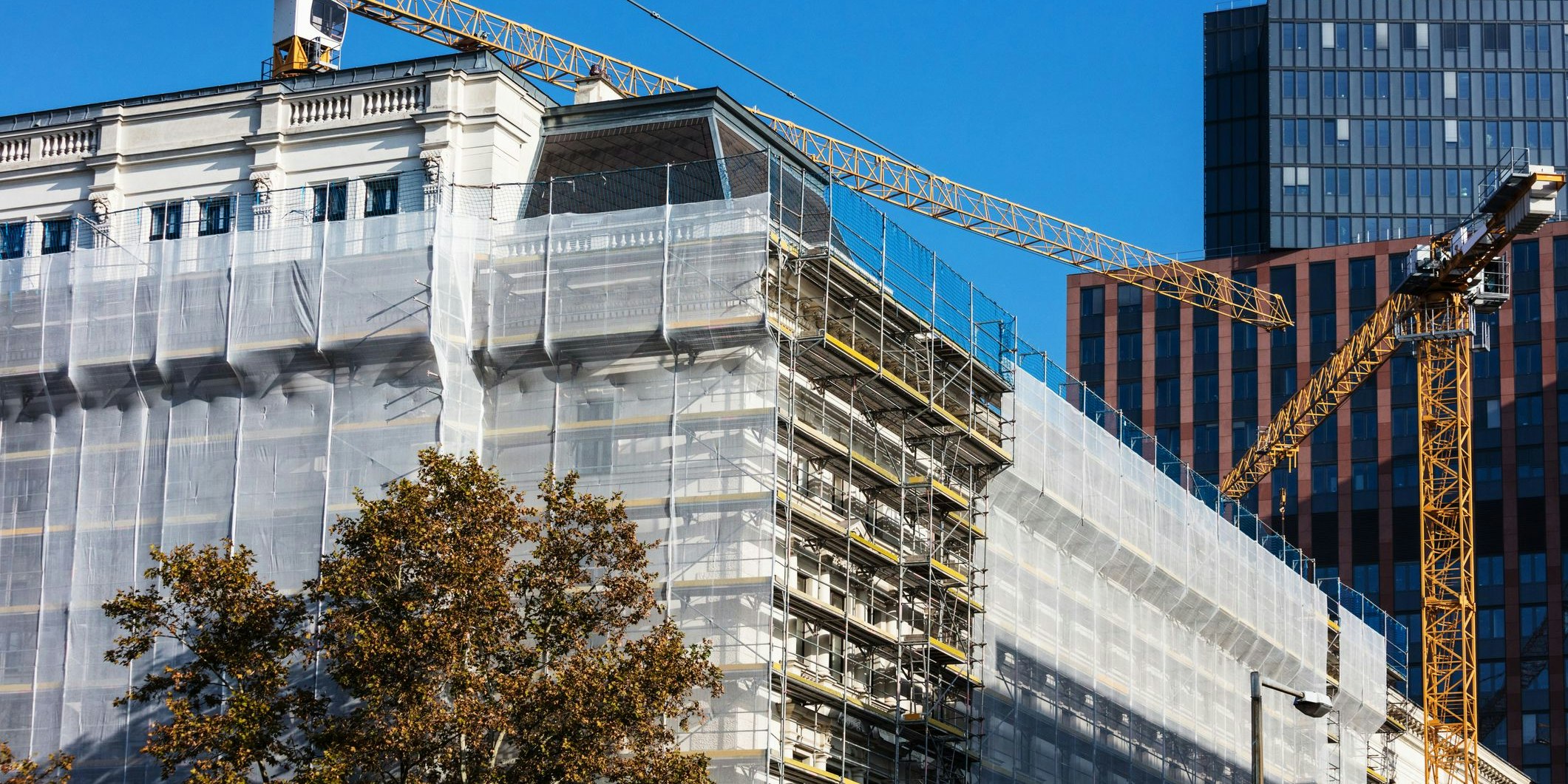 Der Arbeiter stürzte vom rund zehn Meter hohen Baugerüst.