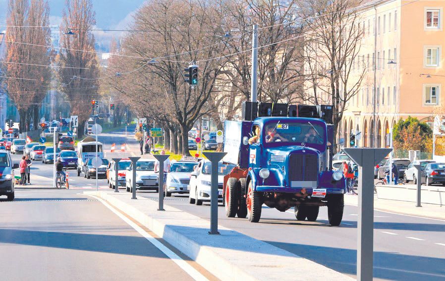 Zwei Autokorsos wurden den Impfgegnern verboten, ein dritter wurde ihnen genehmigt: Sonntag fuhren sie wieder durch Linz.