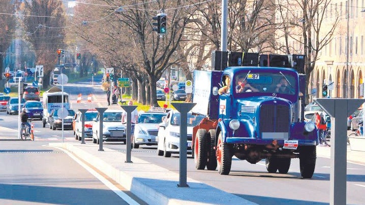 Zwei Autokorosos wurden den Impfgegnern verboten, ein dritter wurde ihnen genehmigt: Sonntag fuhren sie wieder durch Linz.