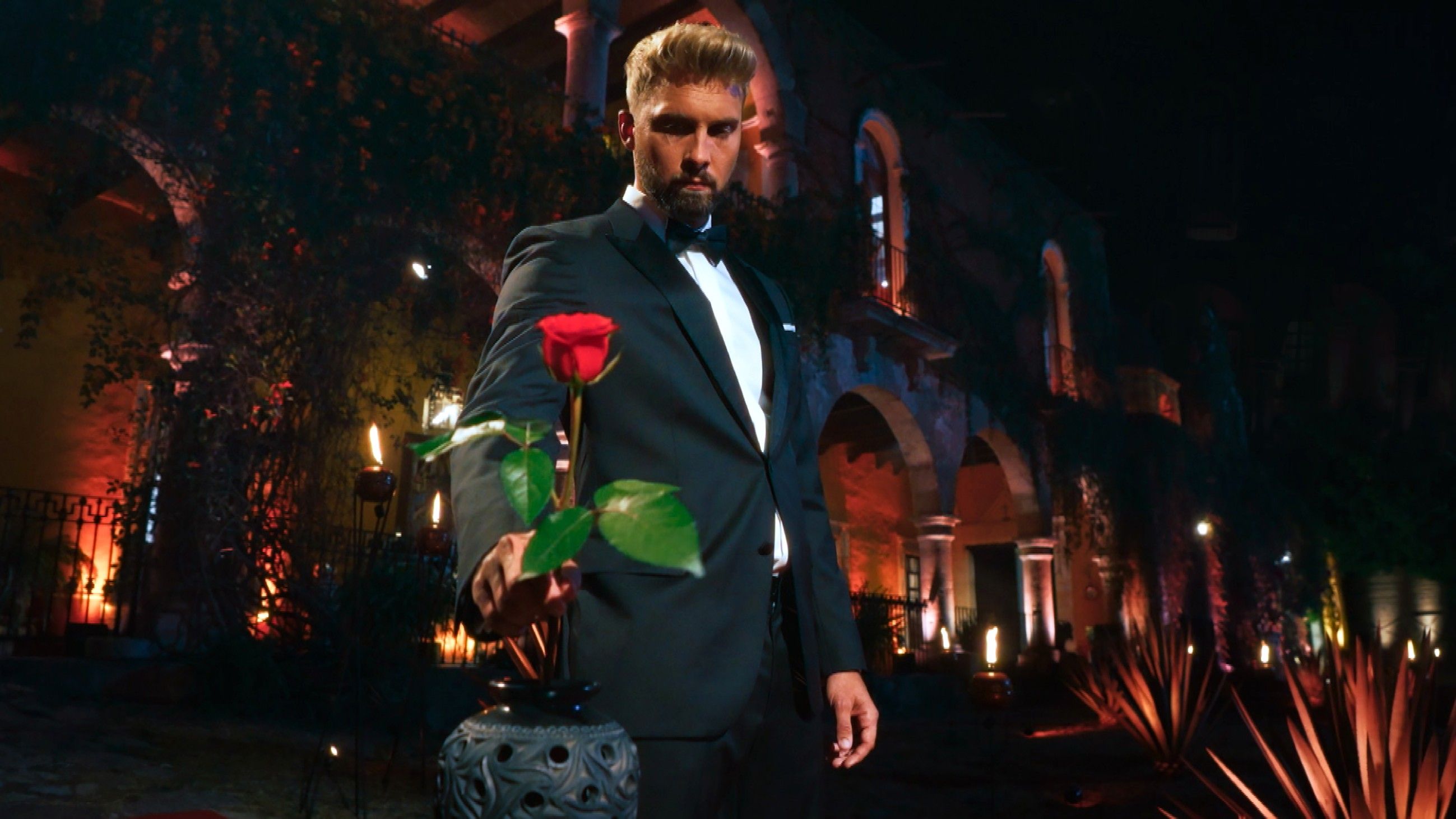 Der Bachelor ist hin und hergerissen.