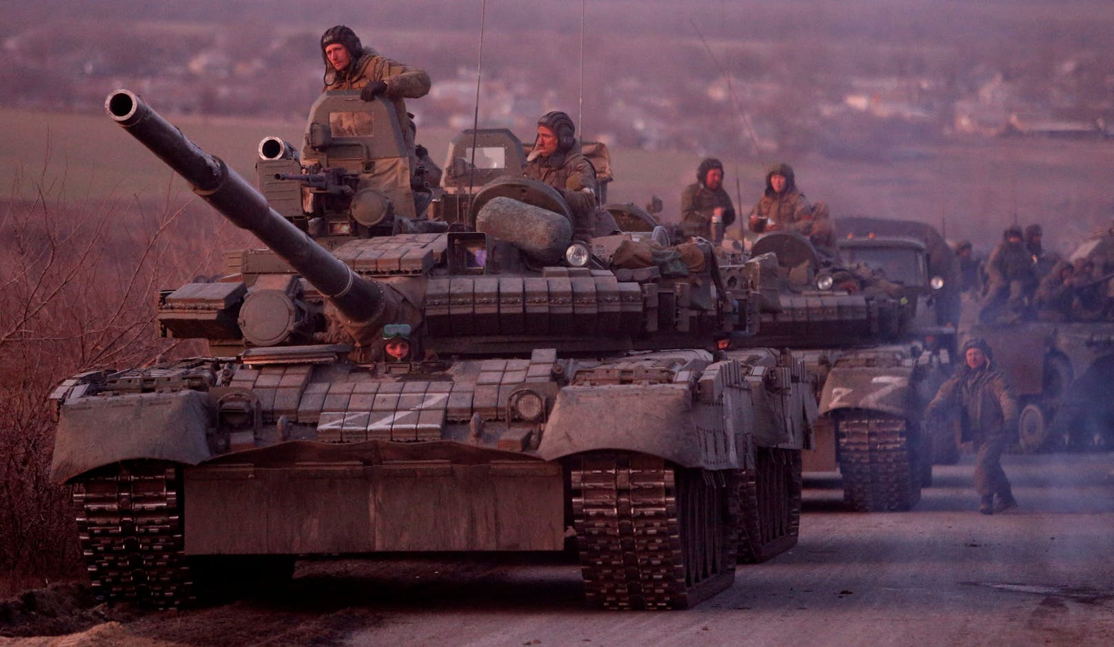 Riesiger Truppenaufmarsch der russischen Kräfte um Mariupol am 28. März 2022.