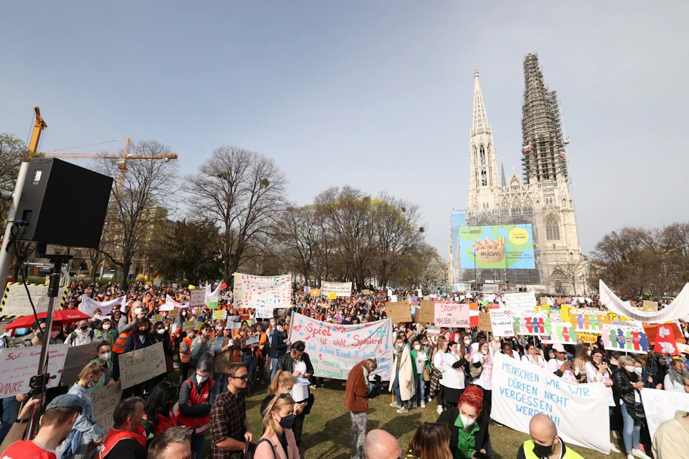 7.000 Menschen demonstrierten für bessere Arbeitsbedingungen in den Wiener Privatkindergärten.