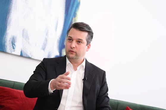 Dominik Nepp (FPÖ) fordert im "Heute"-Talk eine sofortige Abschiebung der ukrainischen Taxi-Prügler.