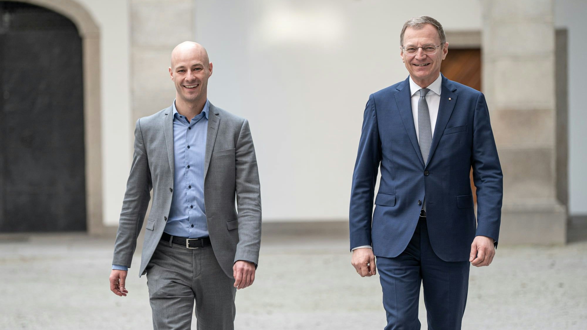 Der neue Linz-Vize Martin Hajart (li.) mit LH Thomas Stelzer