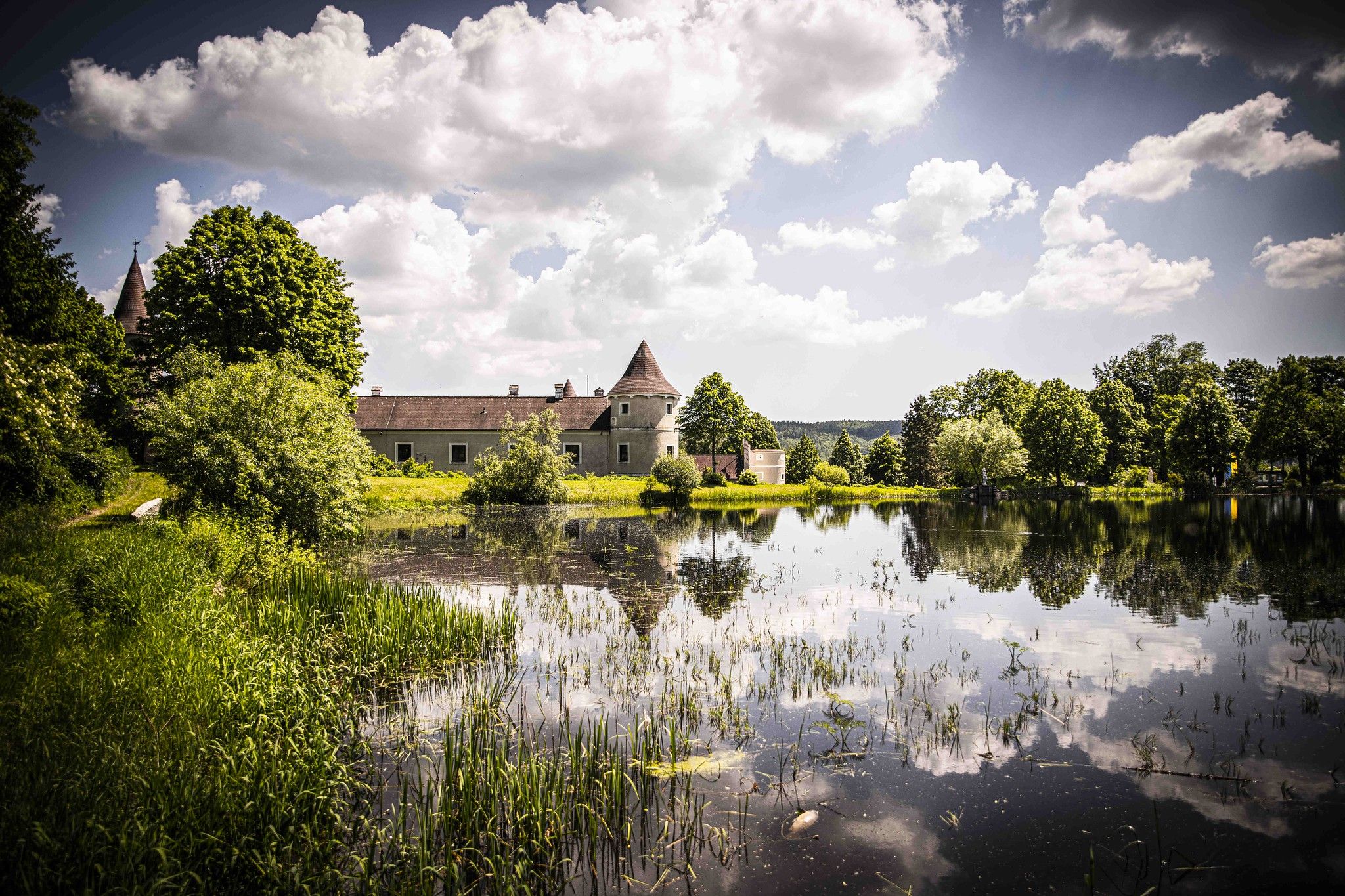 Die jeweilige Spende geht an das Gut Ottenstein im Waldviertel.
