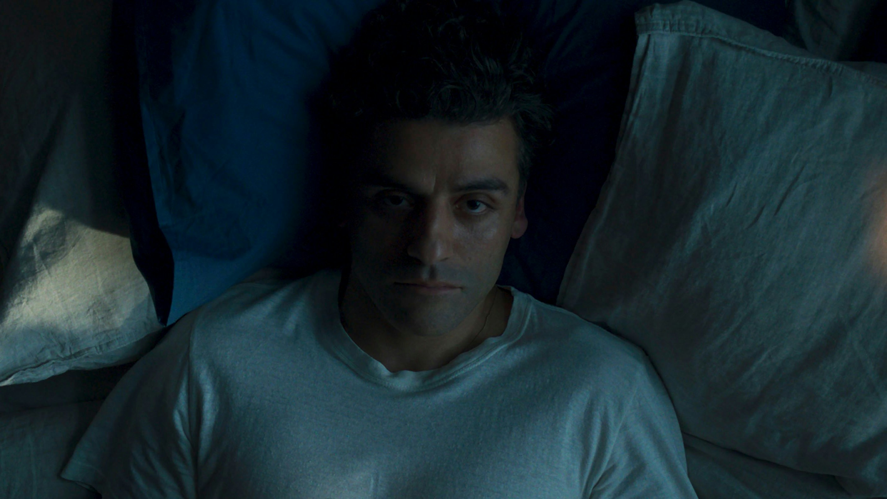 Oscar Isaac spielt in "Moon Knight" Steven Grant, einen düsteren Helden mit einer mentalen Krankheit.