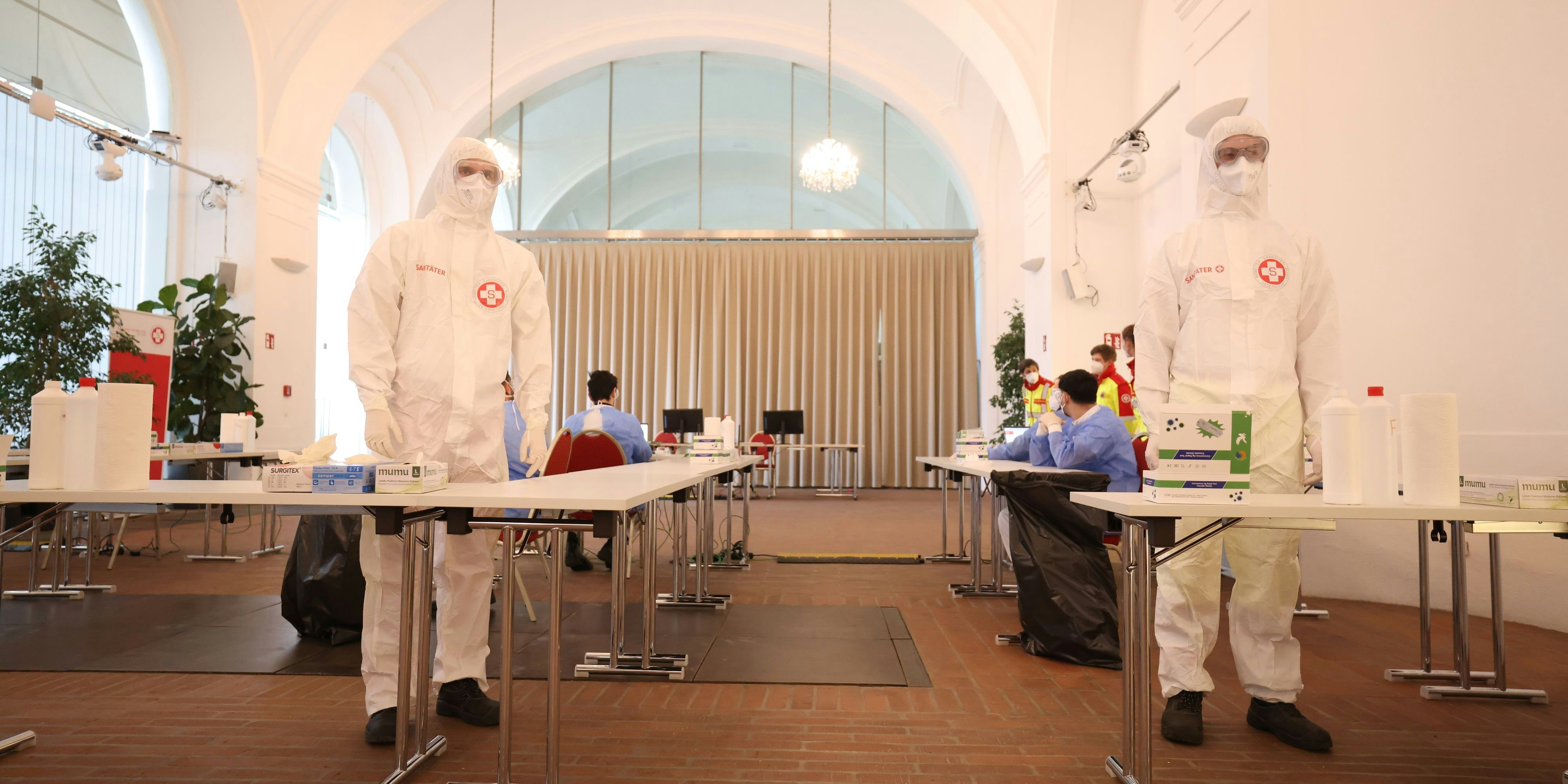 Manche Teststraßen schließen, manche bleiben nur für Verdachtsfälle aufrecht. Das neue Test-Regime ist ein Fleckerteppich.