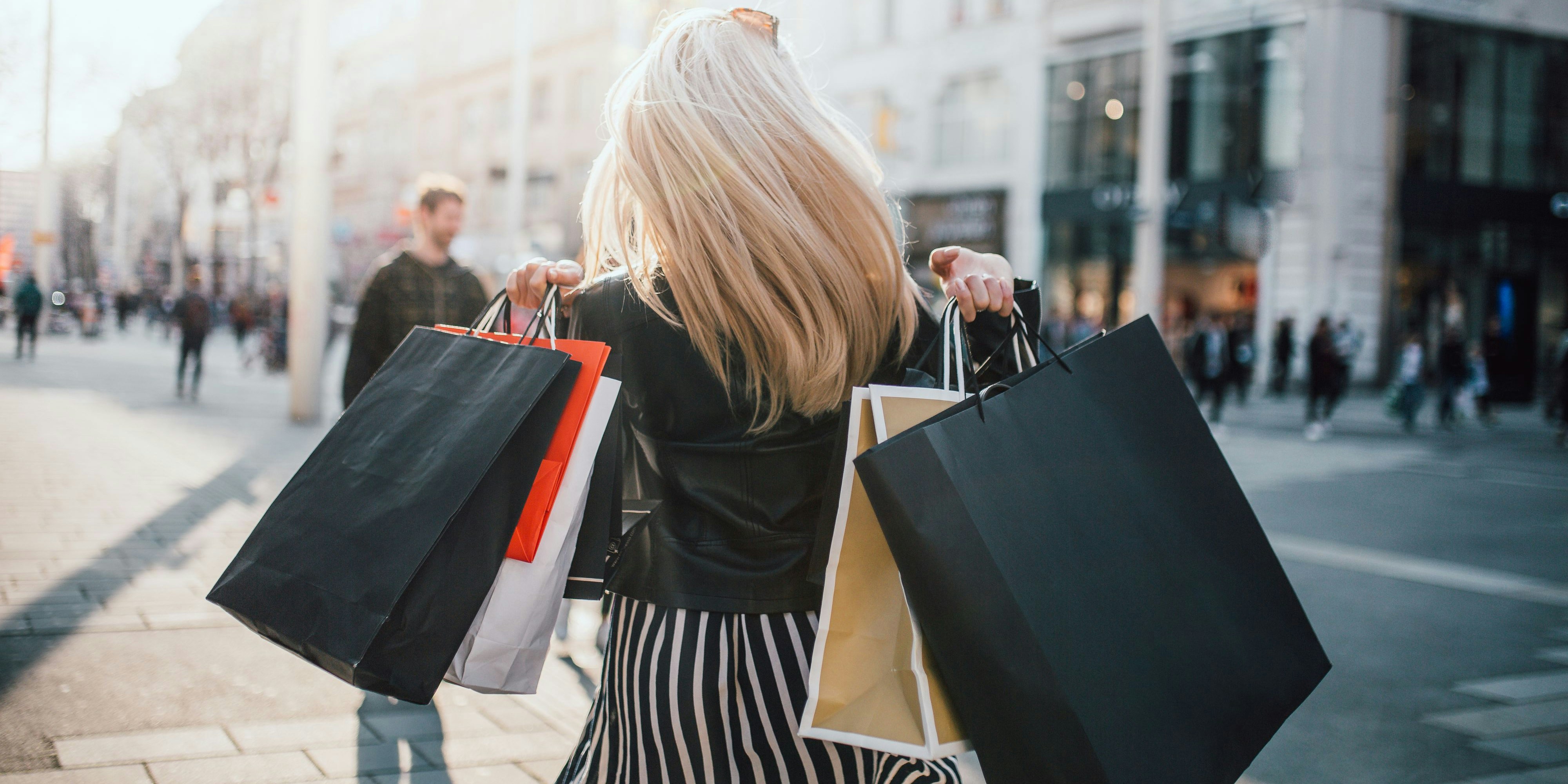 Die 1-Euro-Regel ist eine Entscheidungshilfe, die dir beim Shoppen viel Geld spart.