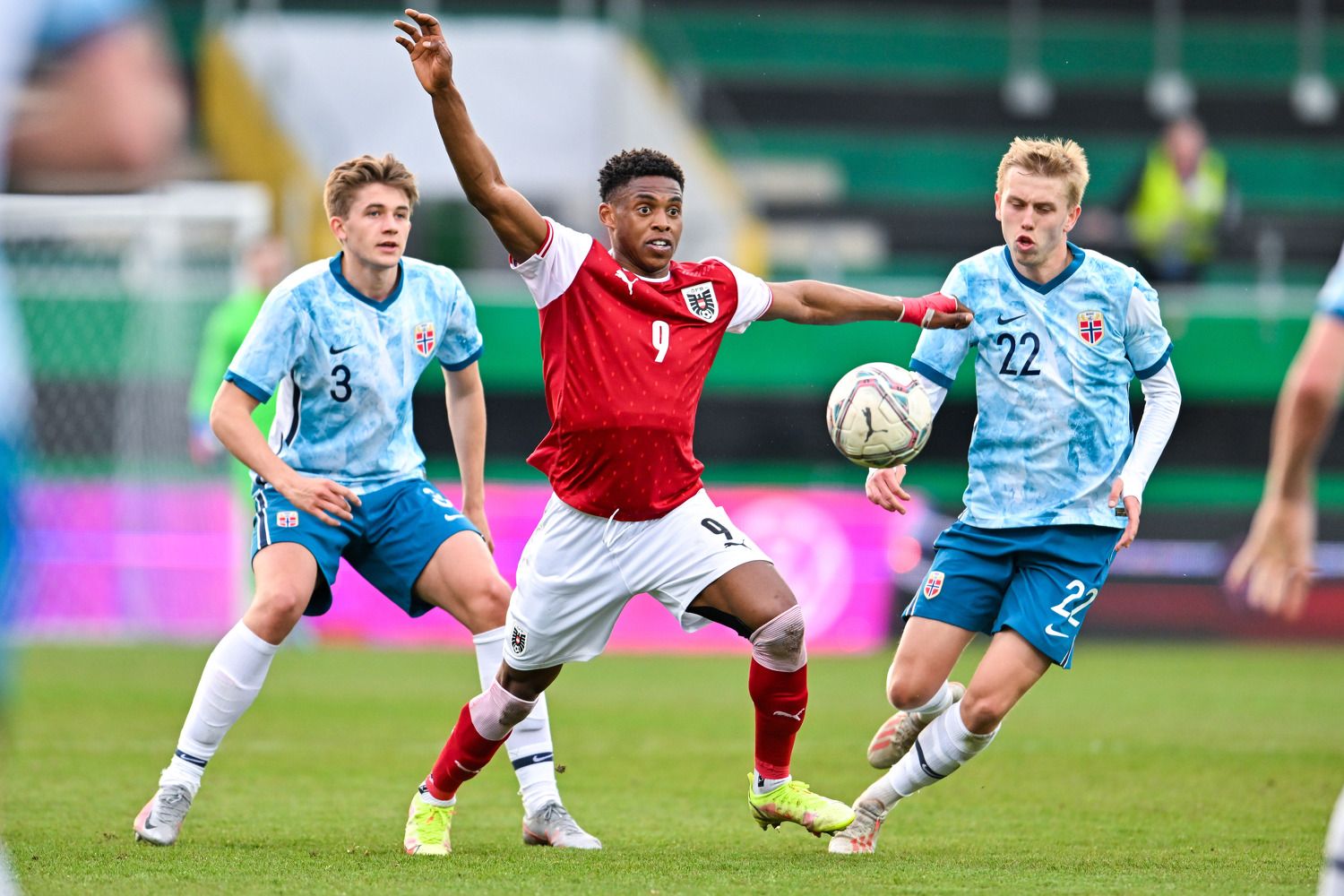 Junior Adamu traf zum 2:1