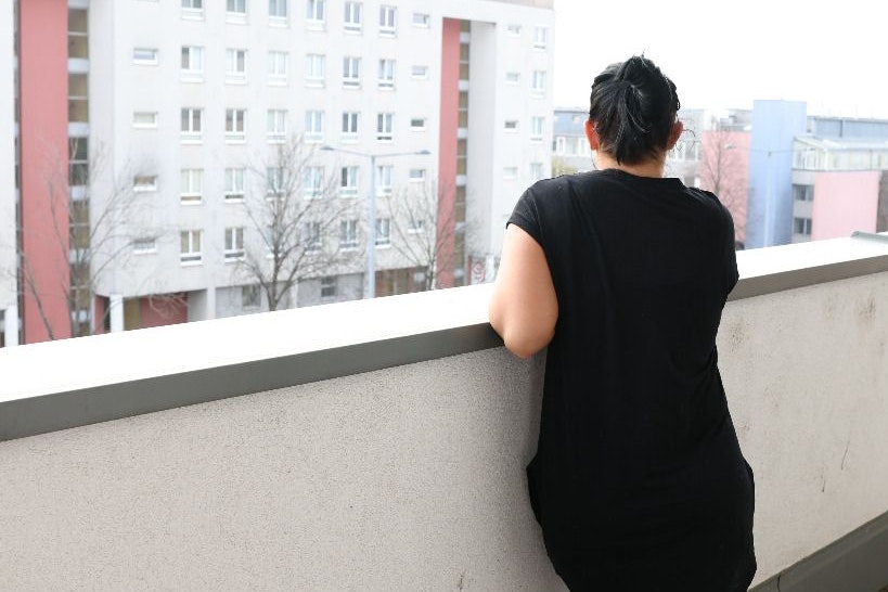 800 Euro Miete und nur 938 Euro Arbeitslosengeld. "Wie soll ich das machen?" fragt sich die jobsuchende alleinerziehende Mama Sabine (31)