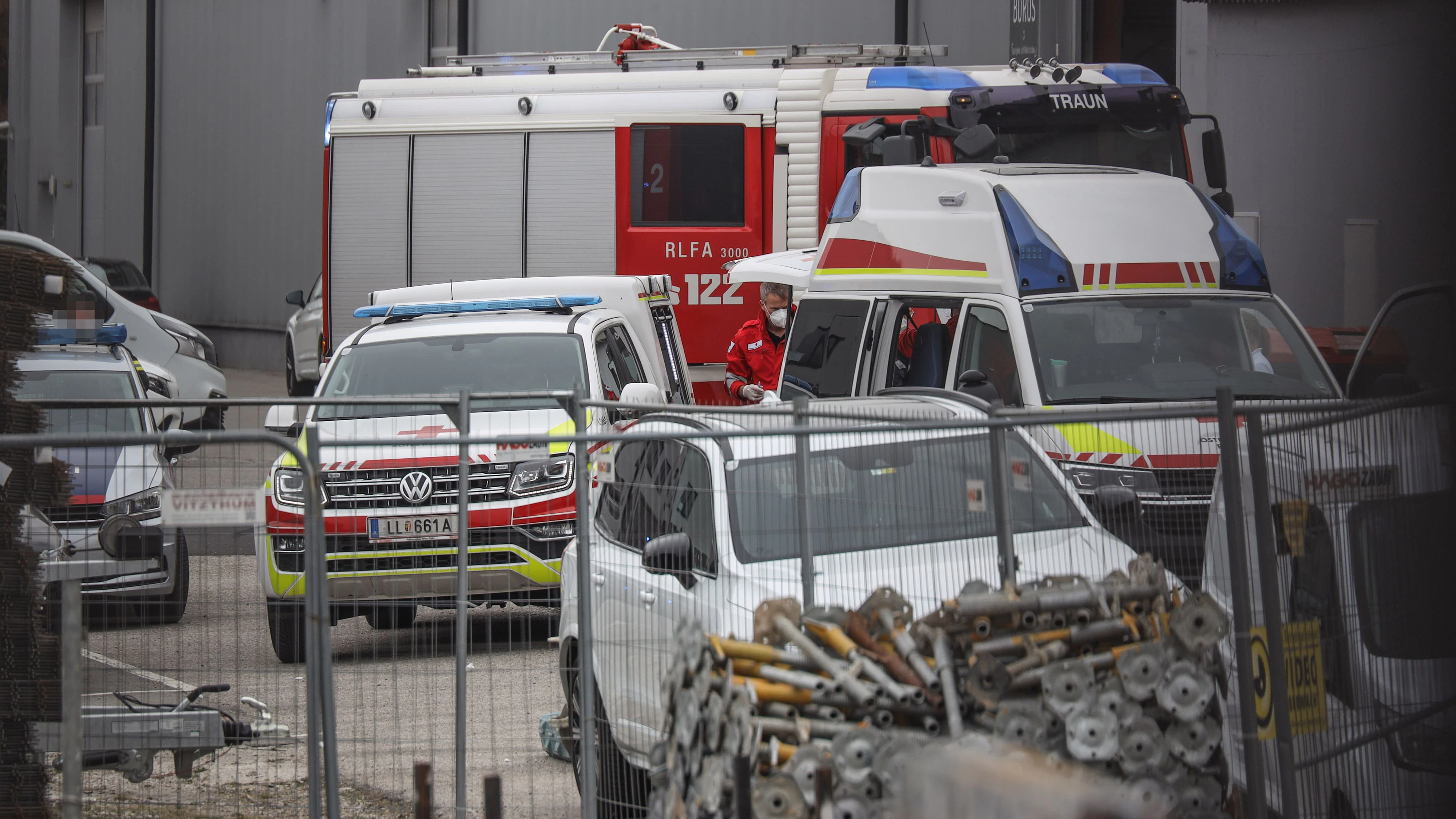 Der Unfall ereignete sich auf einem Firmengelände in Traun.