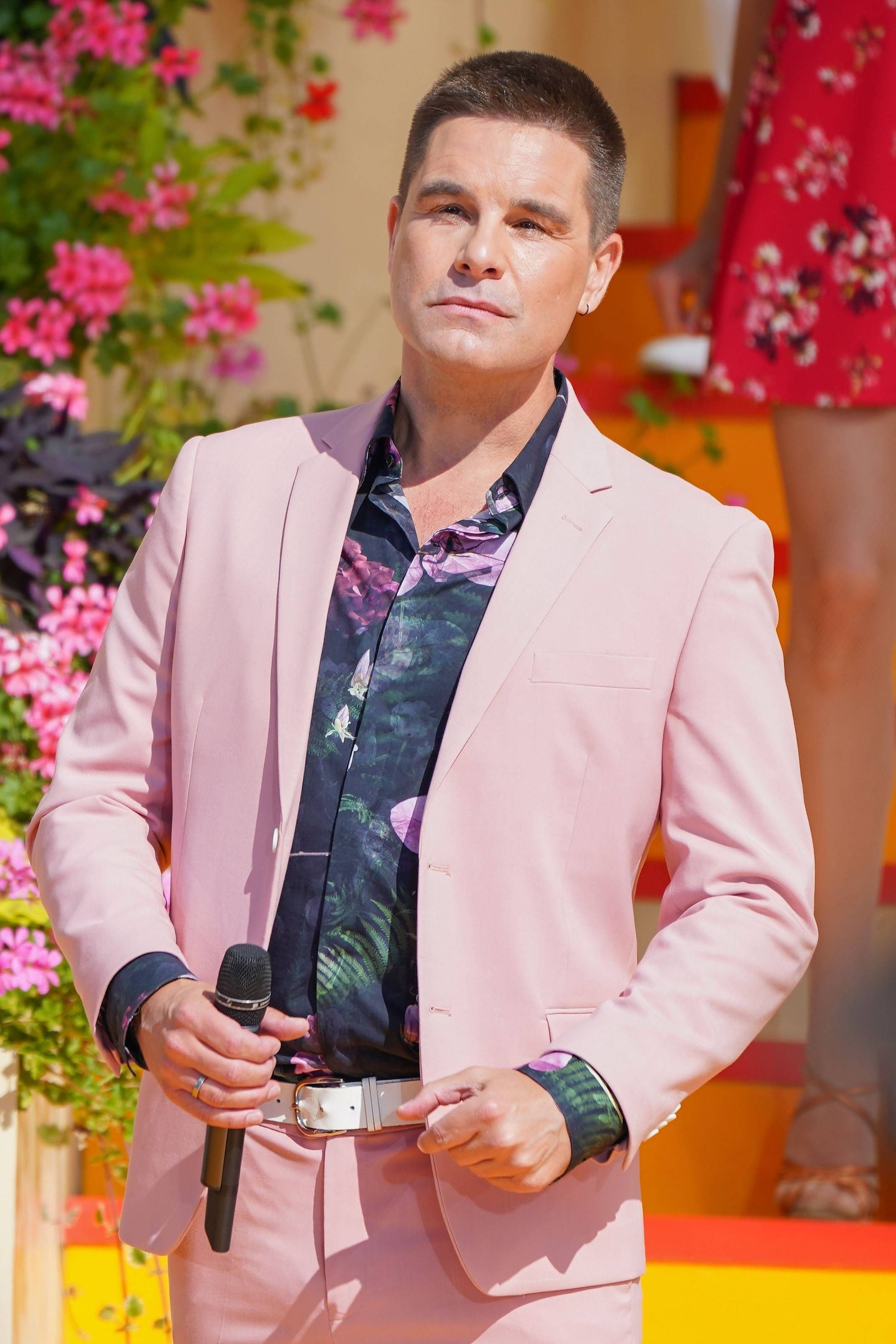 <strong>Eloy de Jong</strong> hat nicht so tolle Nachrichten für seine Fans. Der ehemalige Boyband-Star ist an Corona erkrankt!