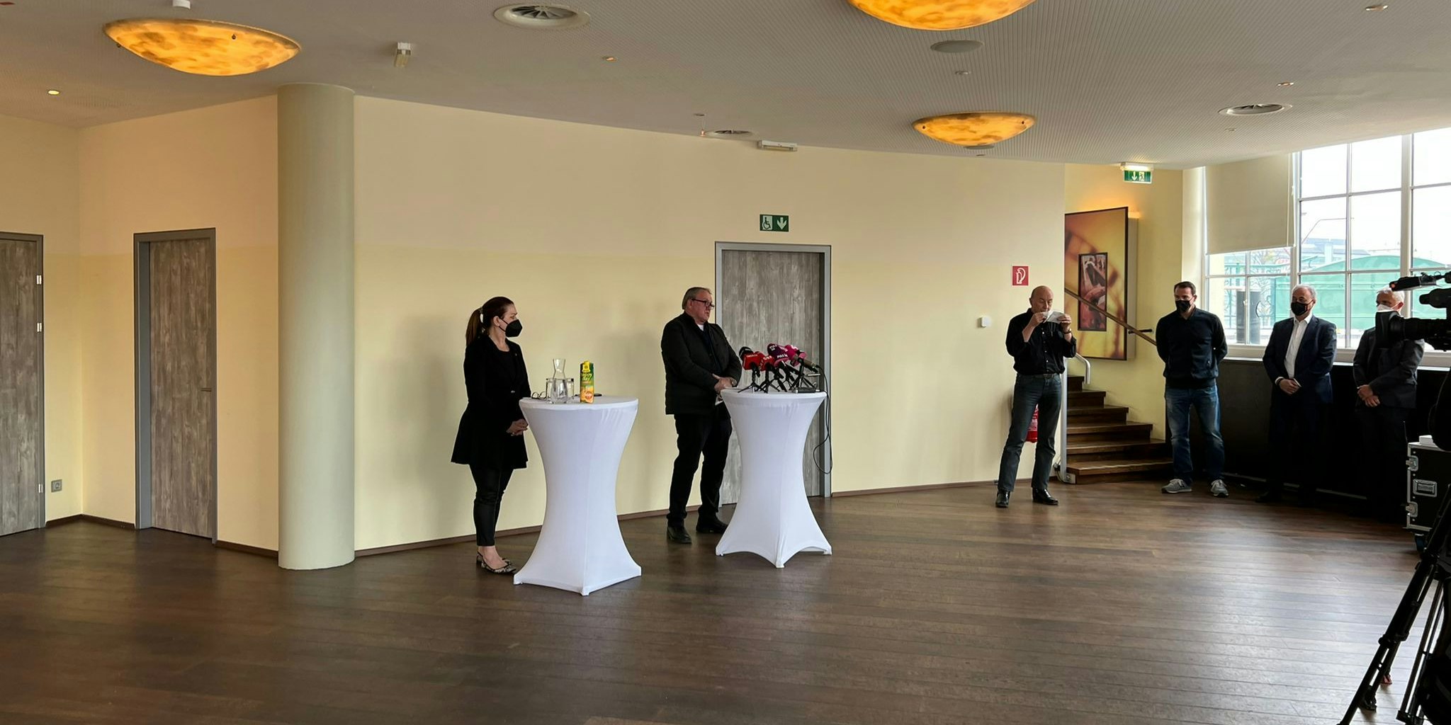 Am Mittwoch hielten Silvia Lang (Prater) und Otto Barth (Eigentümer des Olympialoopings" eine Pressekonferenz in Wien ab. 