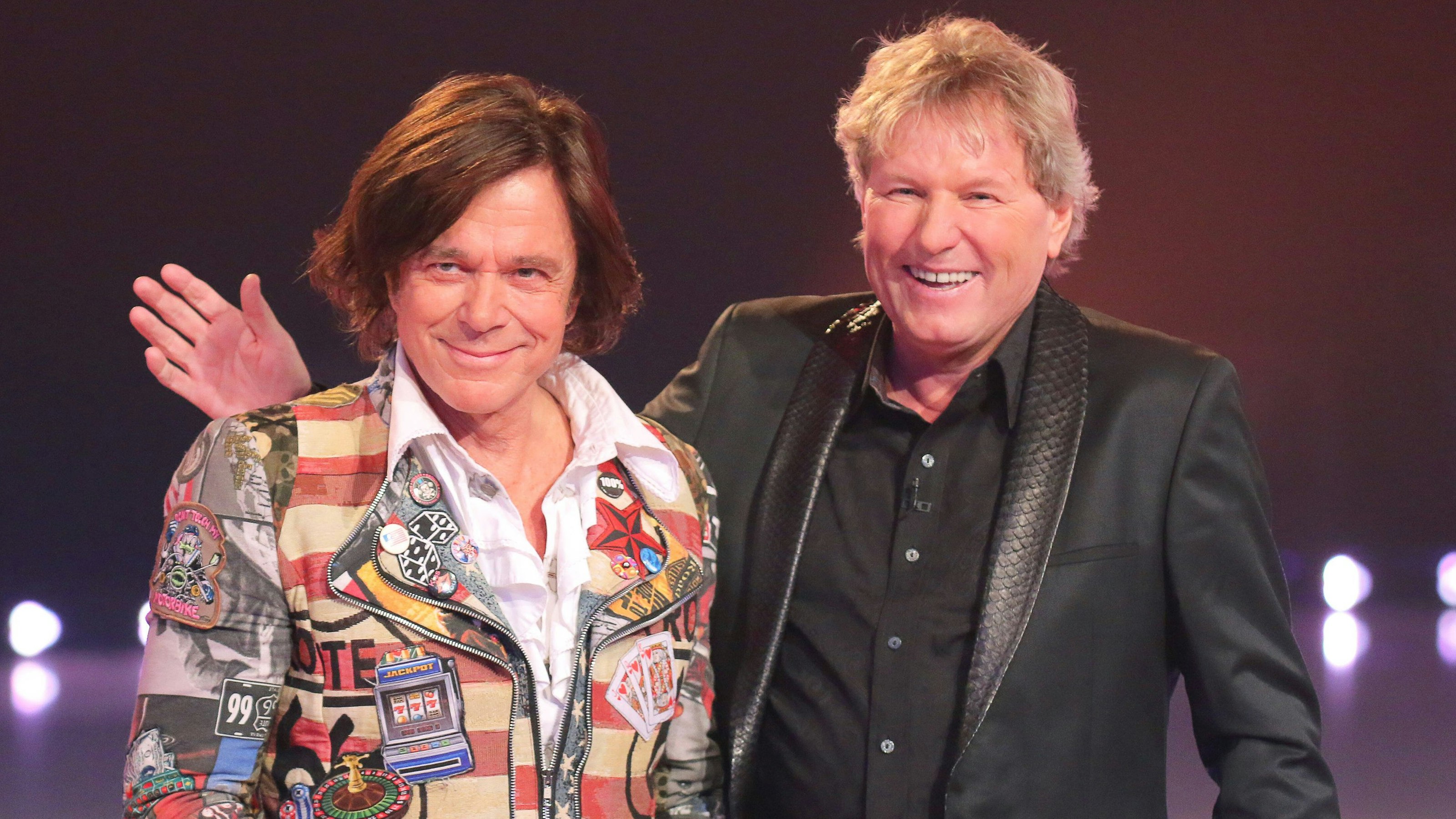 Schlager des Jahres 20.11.2015 Saenger Juergen Ludwig Drews  Moderator Bernhard Brink im Congress Centrum CCS, Friedrich-Koenig-Strasse 7, Suhl, bei der Aufzeichnung zu der MDR-Sendung - Schlager des Jahres - 20.11.2015 - *** Schlager des Jahres 20 11 2015 singer Juergen Ludwig Drews moderator Bernhard Brink at the Congress CCS , Friedrich Koenig Strasse 7, Suhl, during the recording of the MDR programme Schlager des Jahres 20 11 2015 