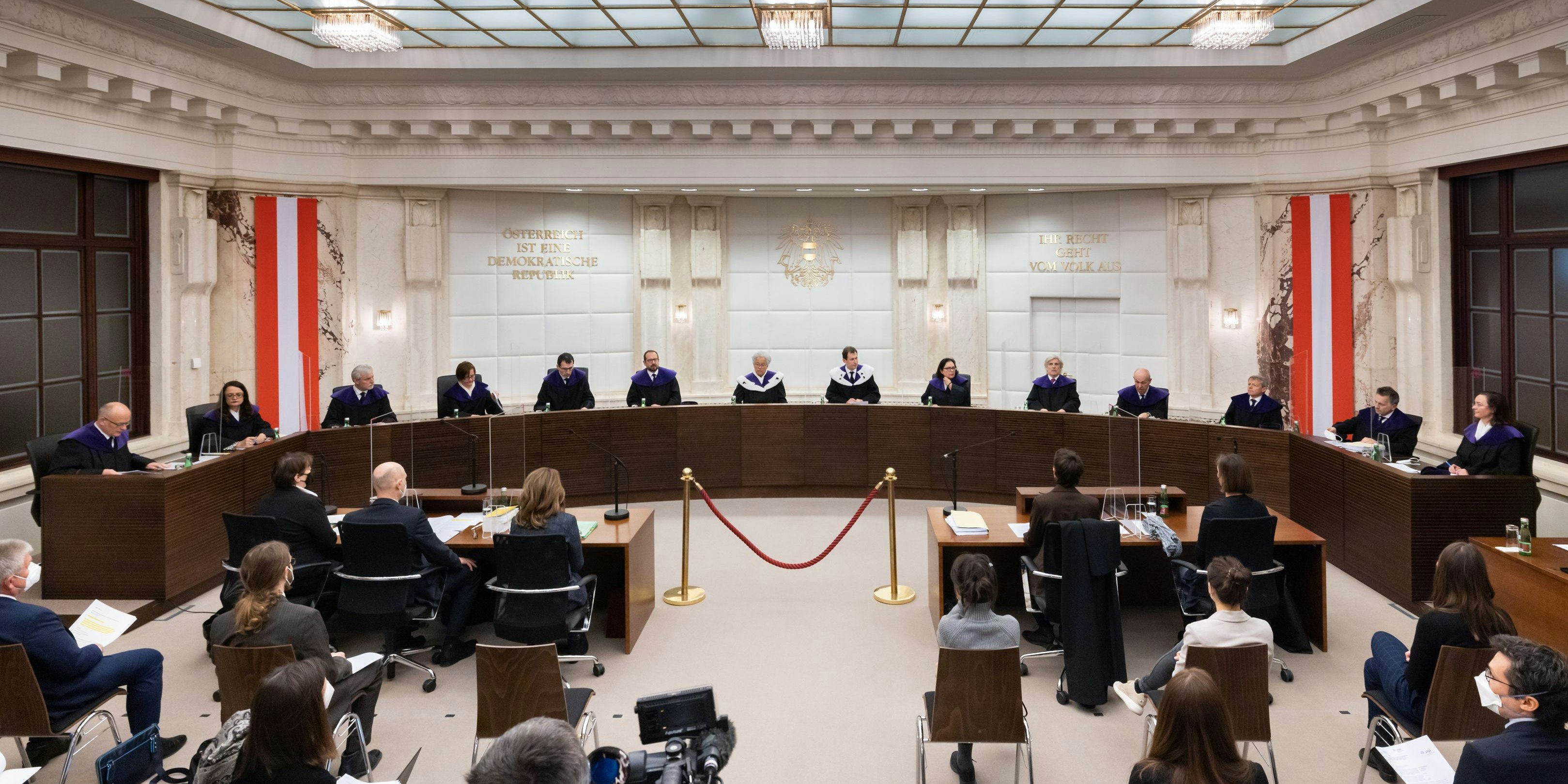 Der Verfassungsgerichtshof hat sich mit Lockdown für Ungeimpfte und 2G befasst.