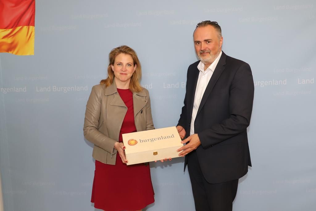 Neos-Chefin Beate Meinl-Reisinger, Landeschef Doskozil