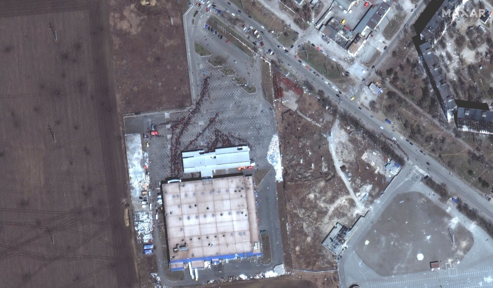 Ganze Viertel liegen in Mariupol in Schutt und Asche. Diese Aufnahmen wurden am 29. März von einem Maxar-Satelliten geschossen. 