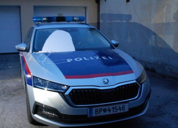 Die Autos sind aufgrund der großflächigen Sichtbeeinträchtigung nicht mehr zu gebrauchen.