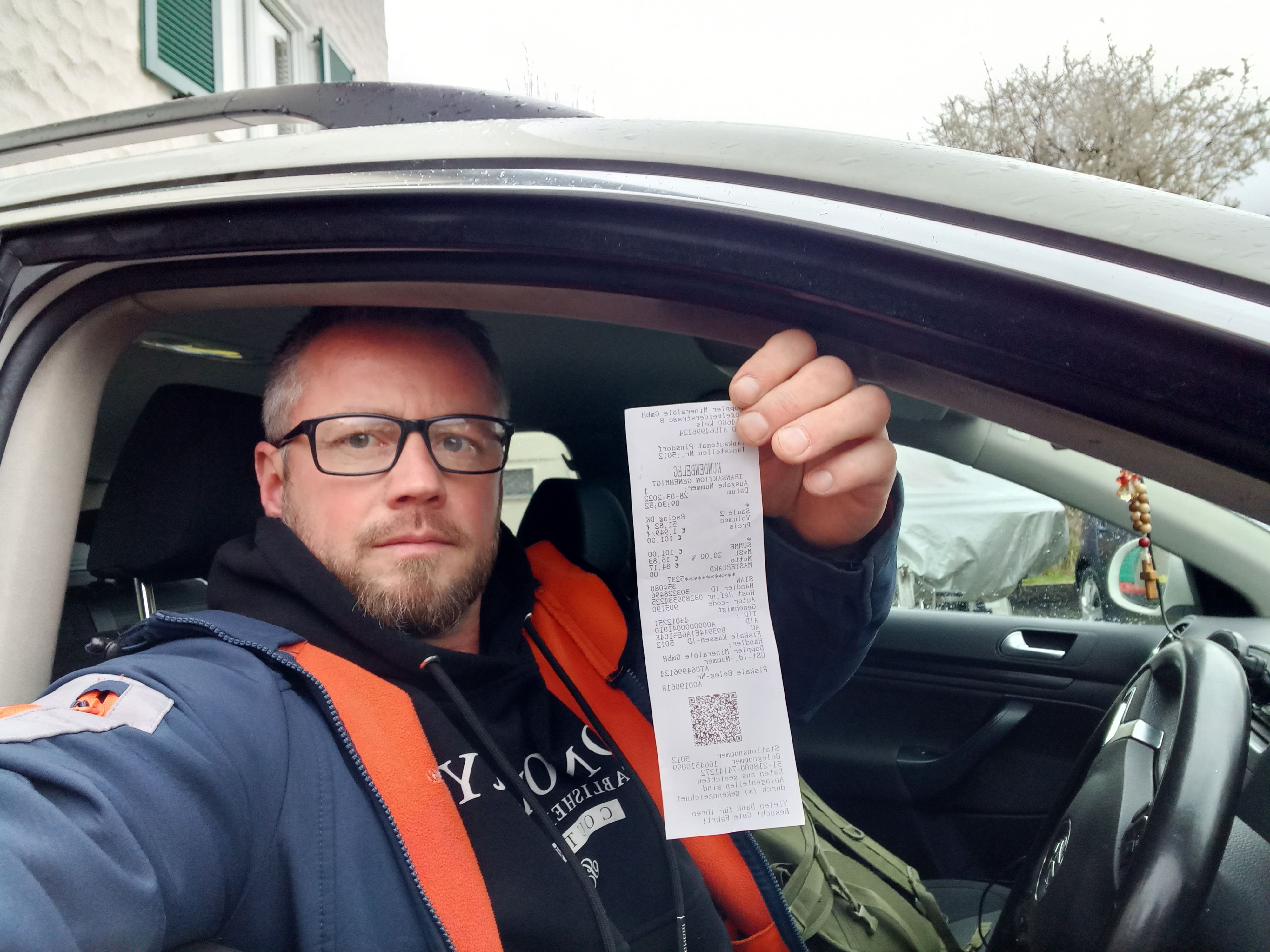 Kurt R. mit seiner Tankrechnung