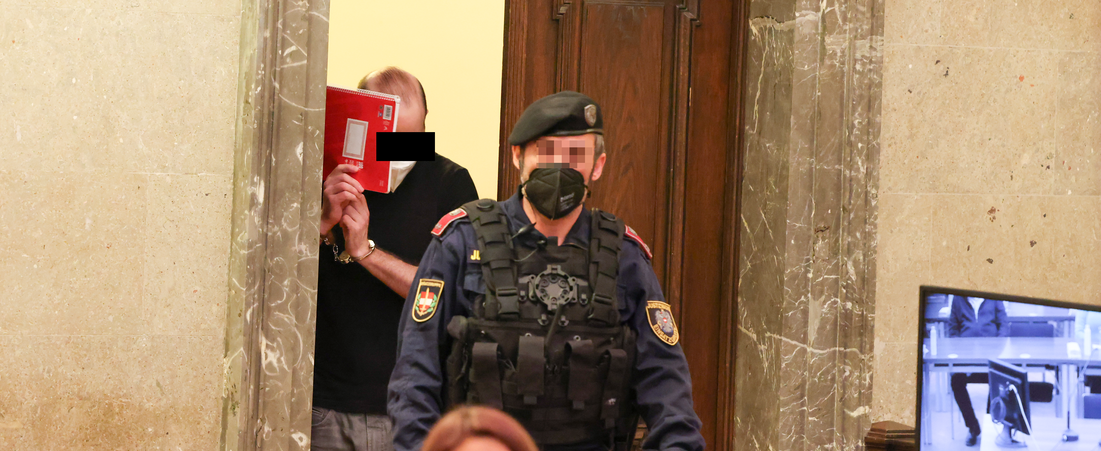 Nazi-Rapper "Mr. Bond" am Landesgericht Wien