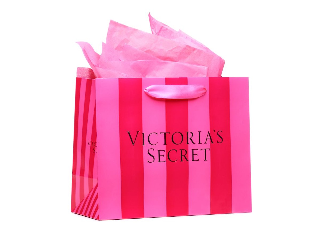 Heute.at - Statt spenden: Victoria's Secret zerschneidet Ware