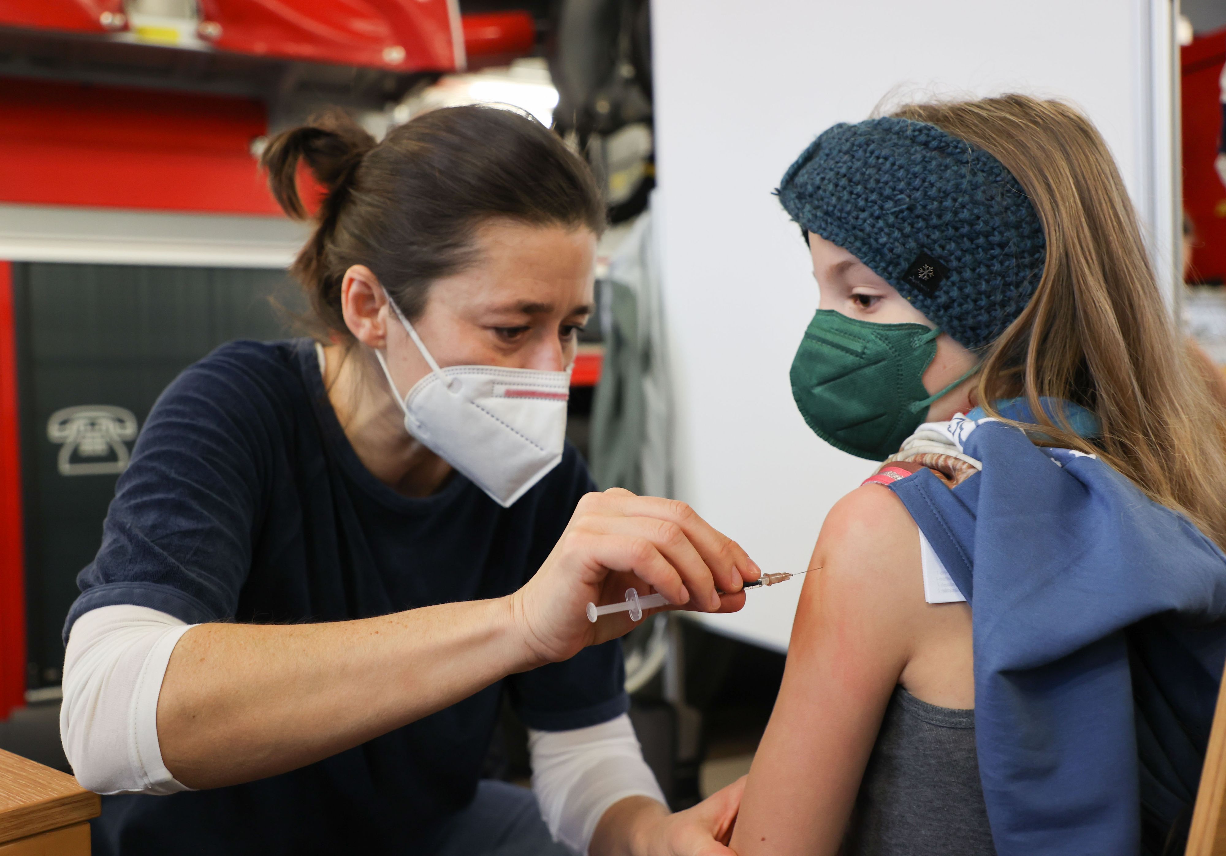 Dringend wäre ein zweiter Booster für Risikogruppen, bis Herbst sollen ihn aber alle bekommen, so der Experte.