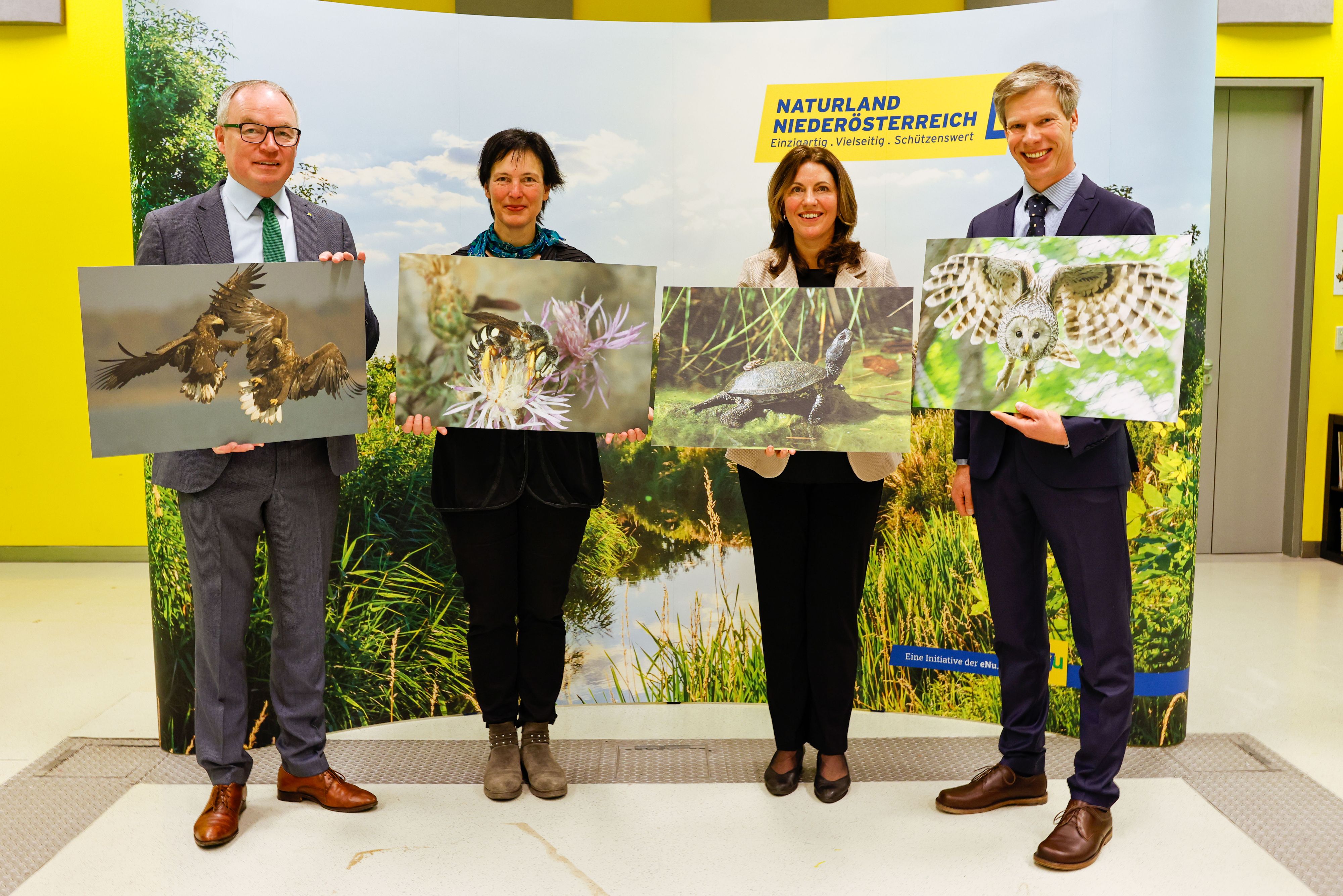 Landesvize Stephan Pernkopf, Katrin Vohland, Generaldirektorin des Naturhistorischen Museums Wien, Edith Klauser, Direktorin des Nationalparks Donau-Auen, und Richard Zink, Leiter der Österreichischen Vogelwarte Seebarn.