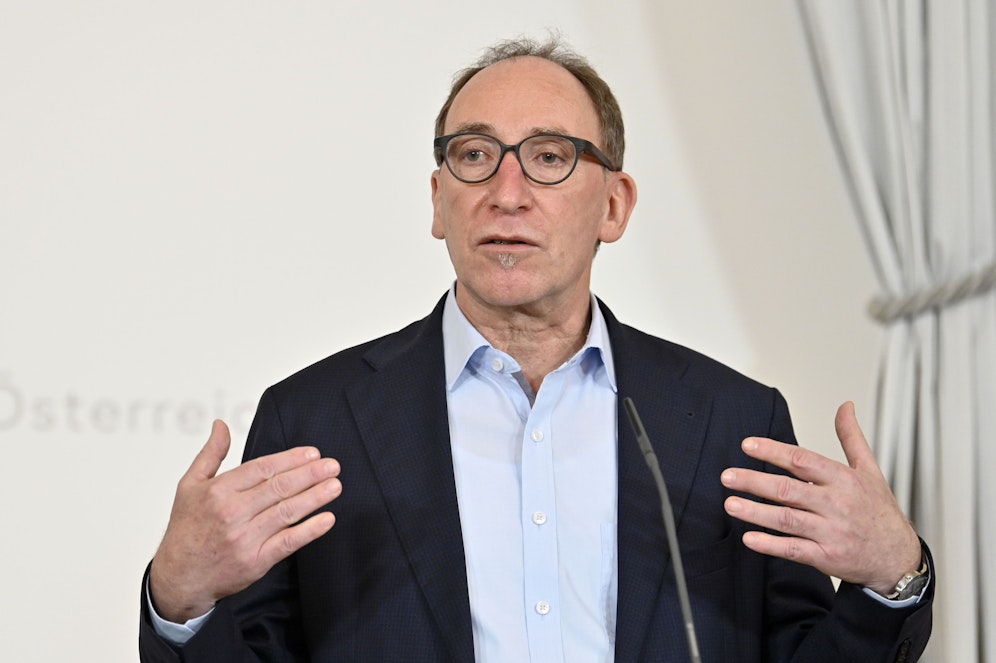 Johannes Rauch reagiert auf die Kritik von Opposition und Anti-Korruptions-Experten. 