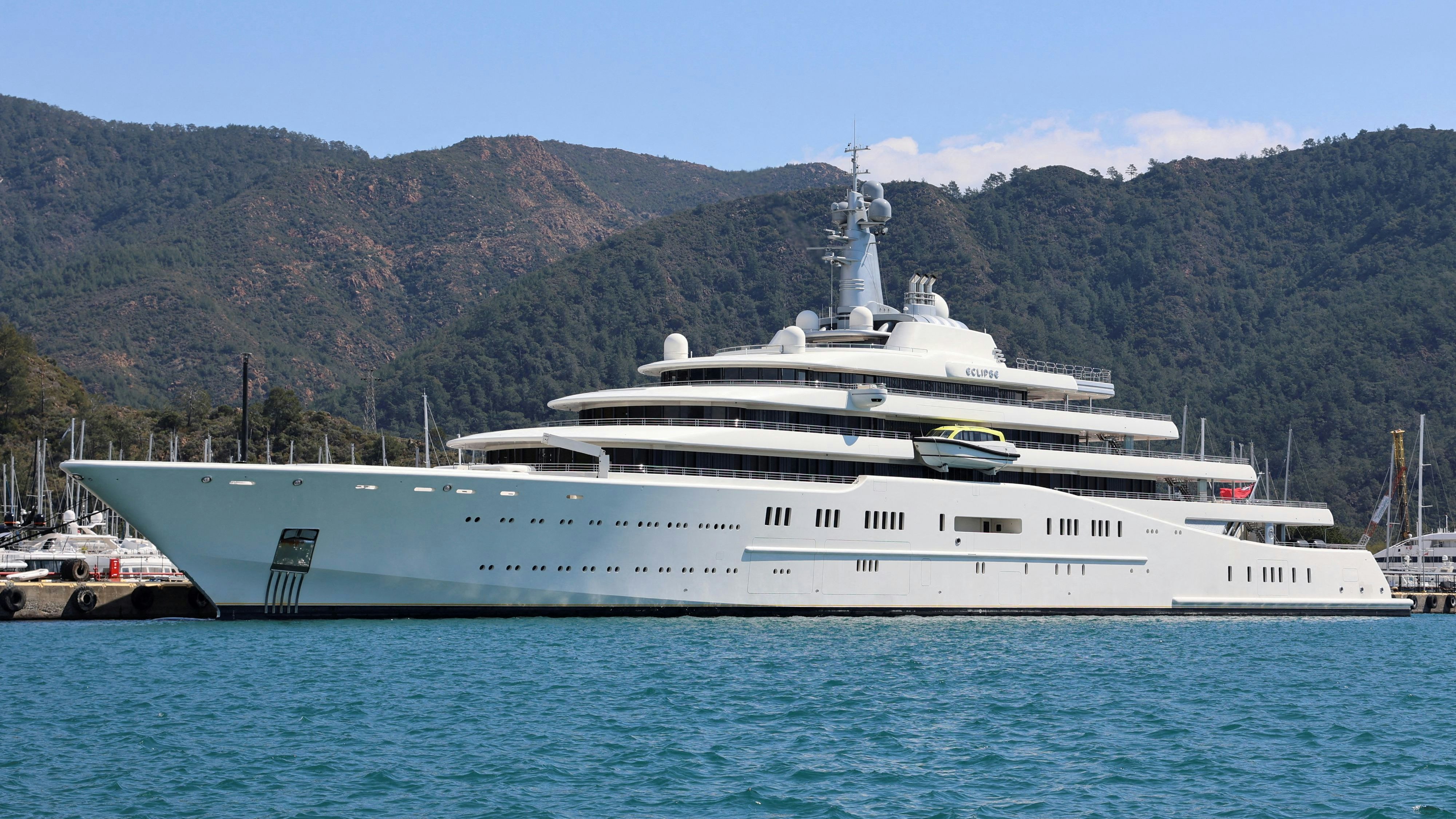 Dass die Luxusjacht "Eclipse" dem russischen Oligarchen Roman Abramowitsch gehört, ist bekannt.