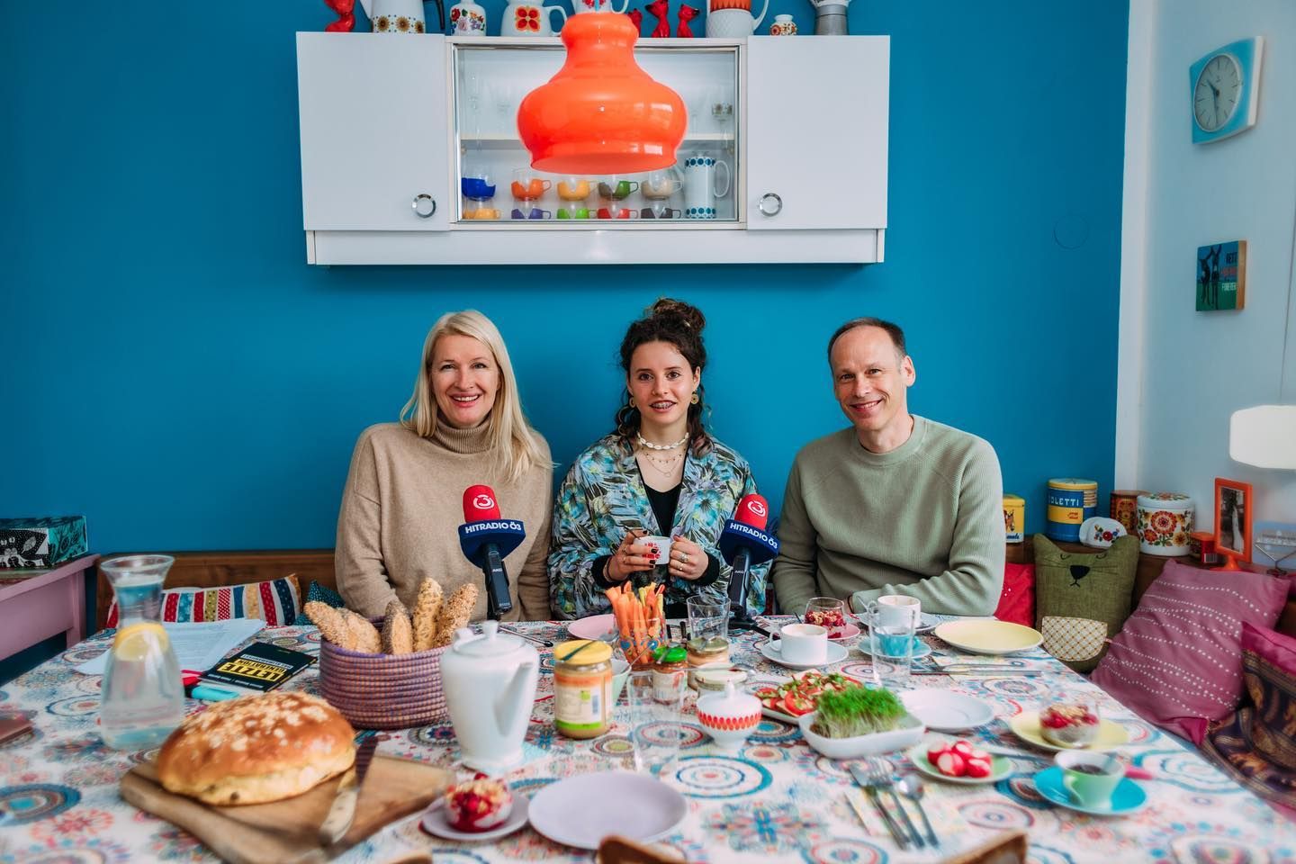 ORF-Moderator Marcus Wadsak und Klimaaktivisten Paula Dorten zu Gast bei Claudia Stöckl