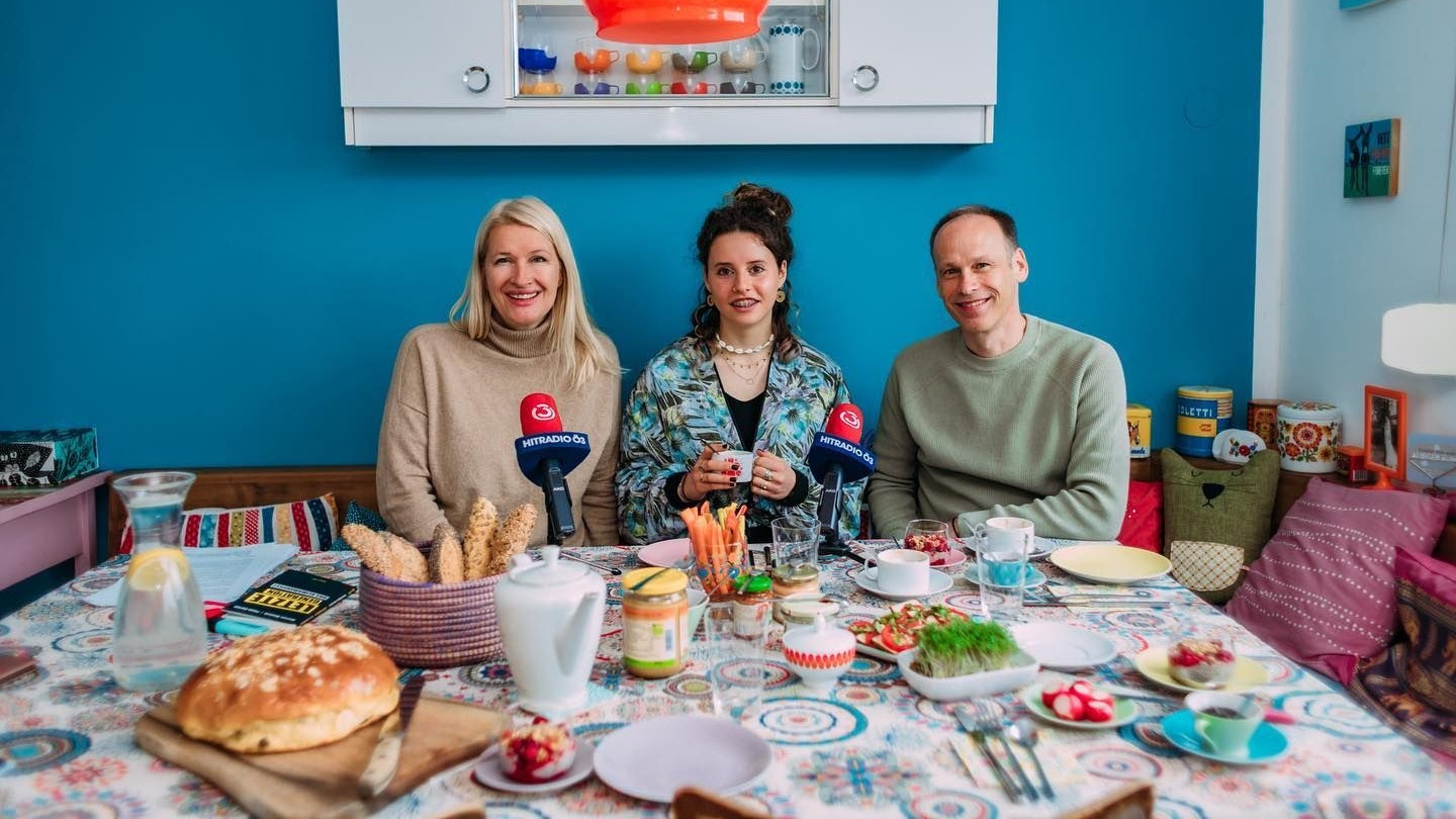 ORF-Moderator Marcus Wadsak und Klimaaktivisten Paula Dorten. 