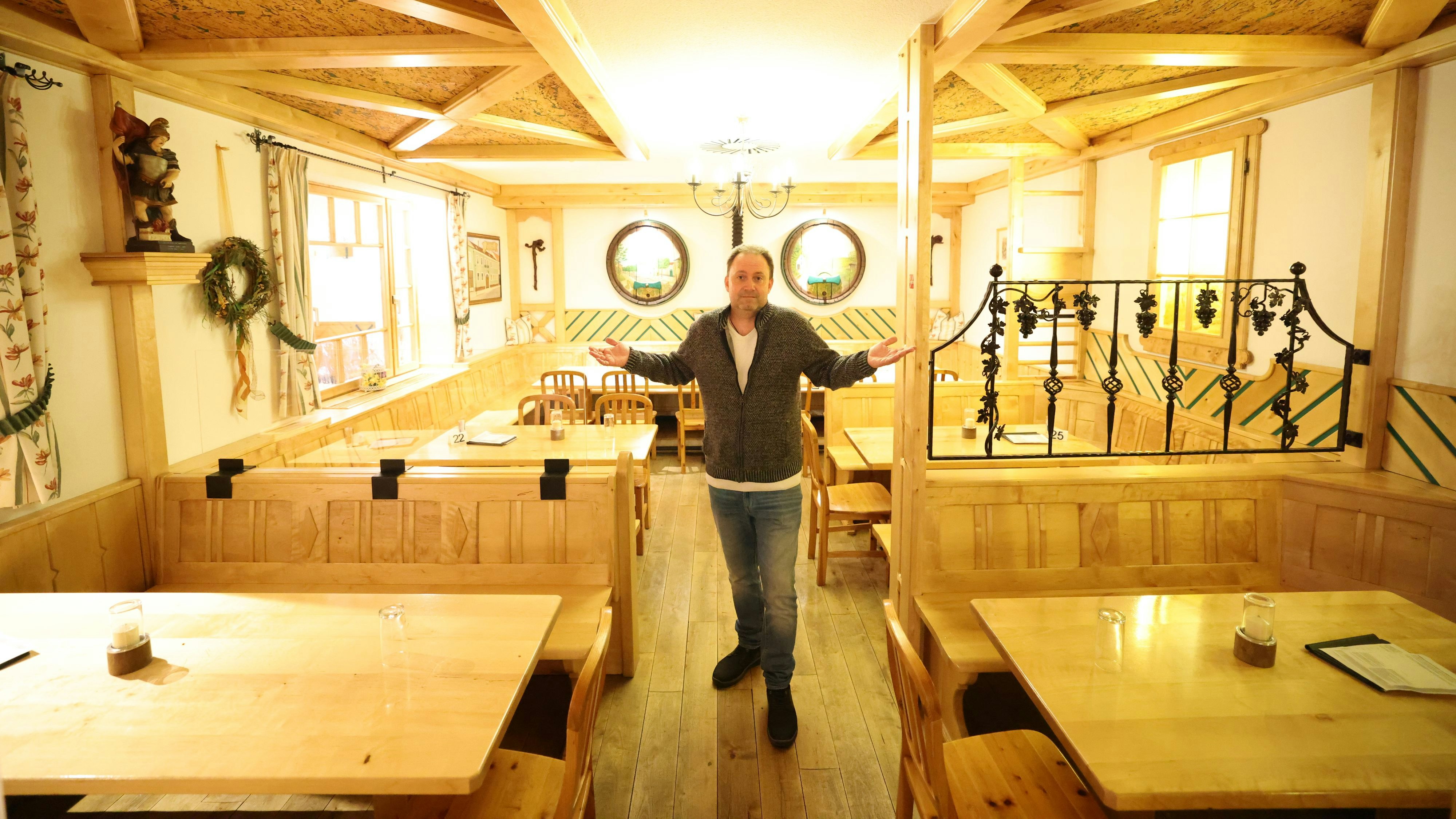 Der Floridsdorfer Heurigenwirt Richard Lentner leidet unter der neuen Kurzparkzone. Er habe rund ein Drittel weniger Gäste.