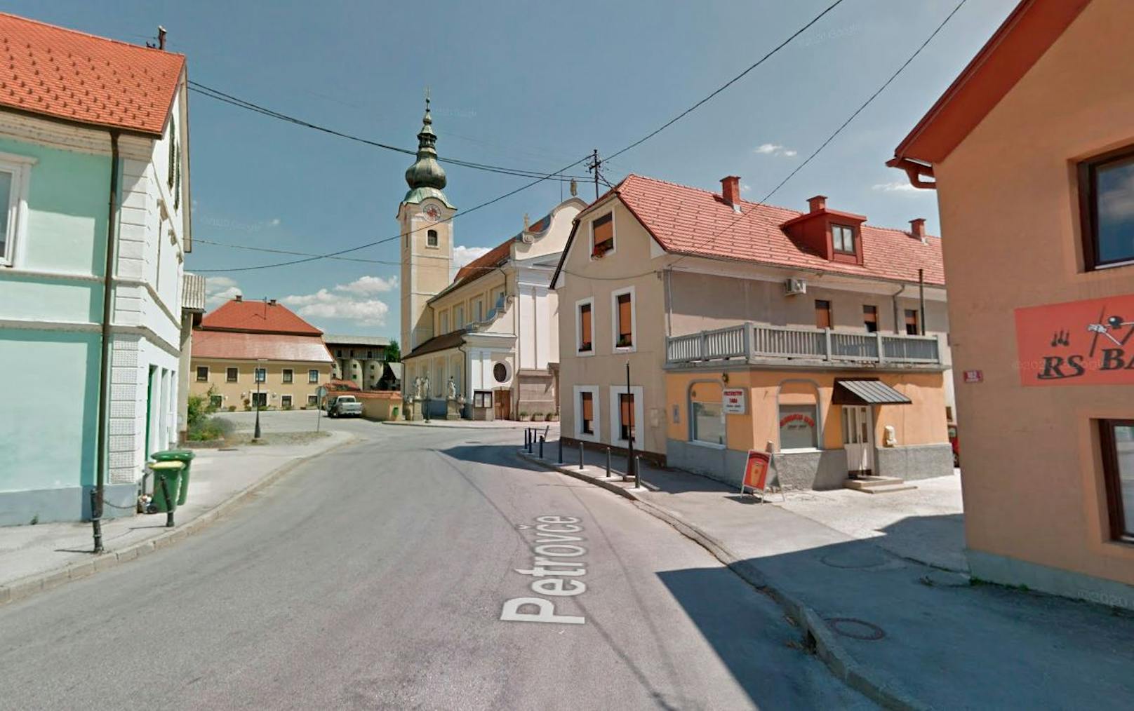 Im beschaulichen slowenische Örtchen Petrovče gibt es für Besucher nicht viel zu sehen, wohl aber zu riechen.